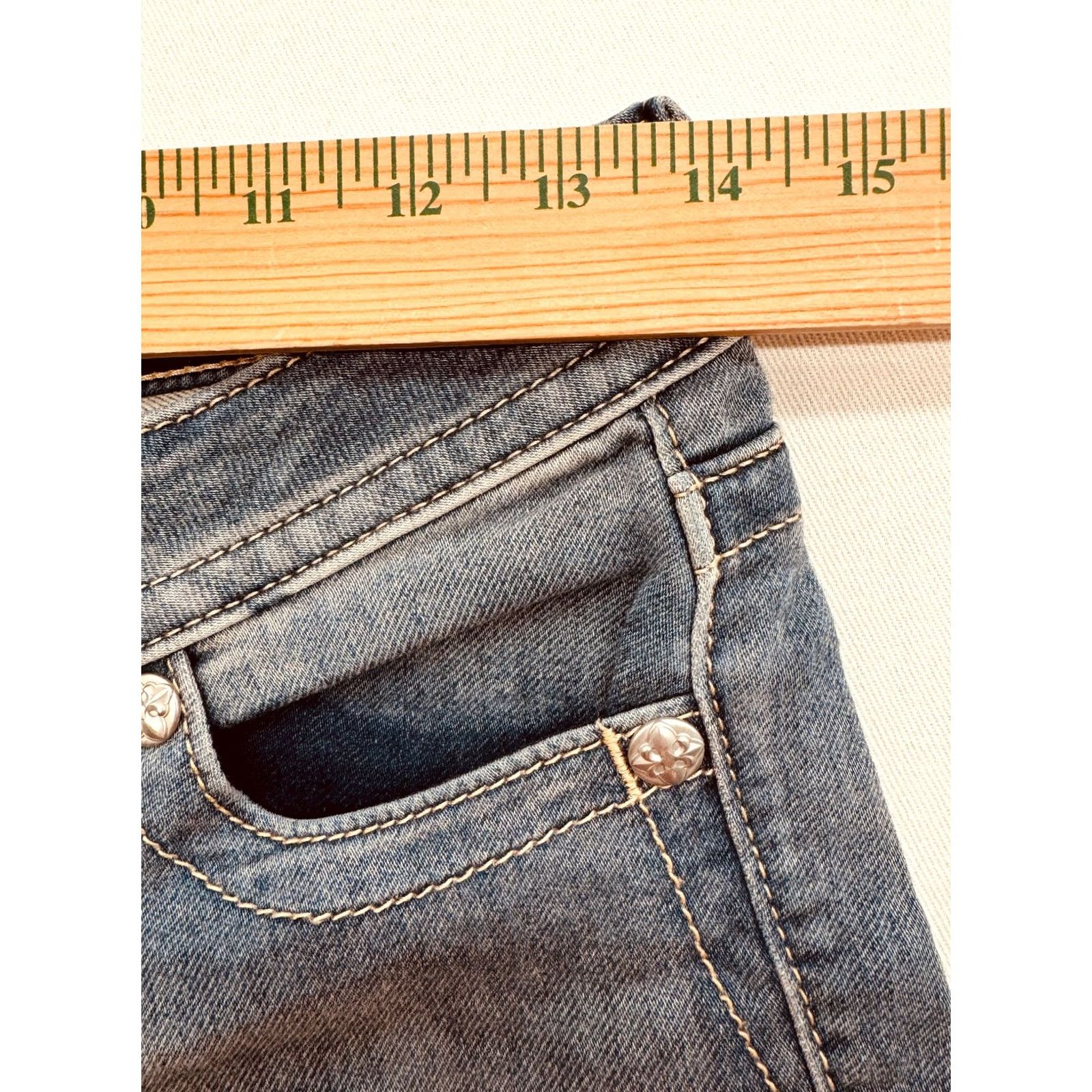 Miss Me Miss Me Jeans 26 Signature Skinny Embellished Studded Embroidered Denim 5-Pocket Regular Rise Low Vintage No Womens Jeans Size 26" / US 2 / IT 38 - 7 Thumbnail