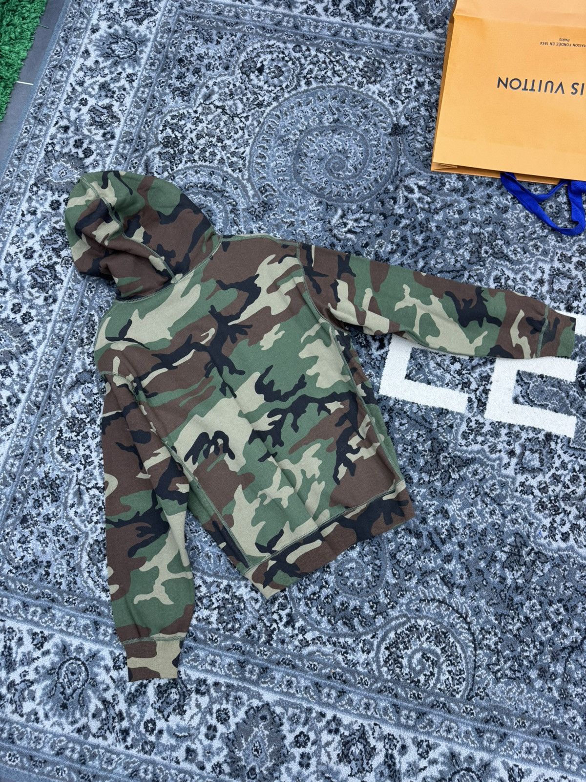 Supreme × Swarovski SS21 Supreme Swarovski S Logo Hooded Camo Sweatshirt Size US M / EU 48-50 / 2 - 4 Thumbnail