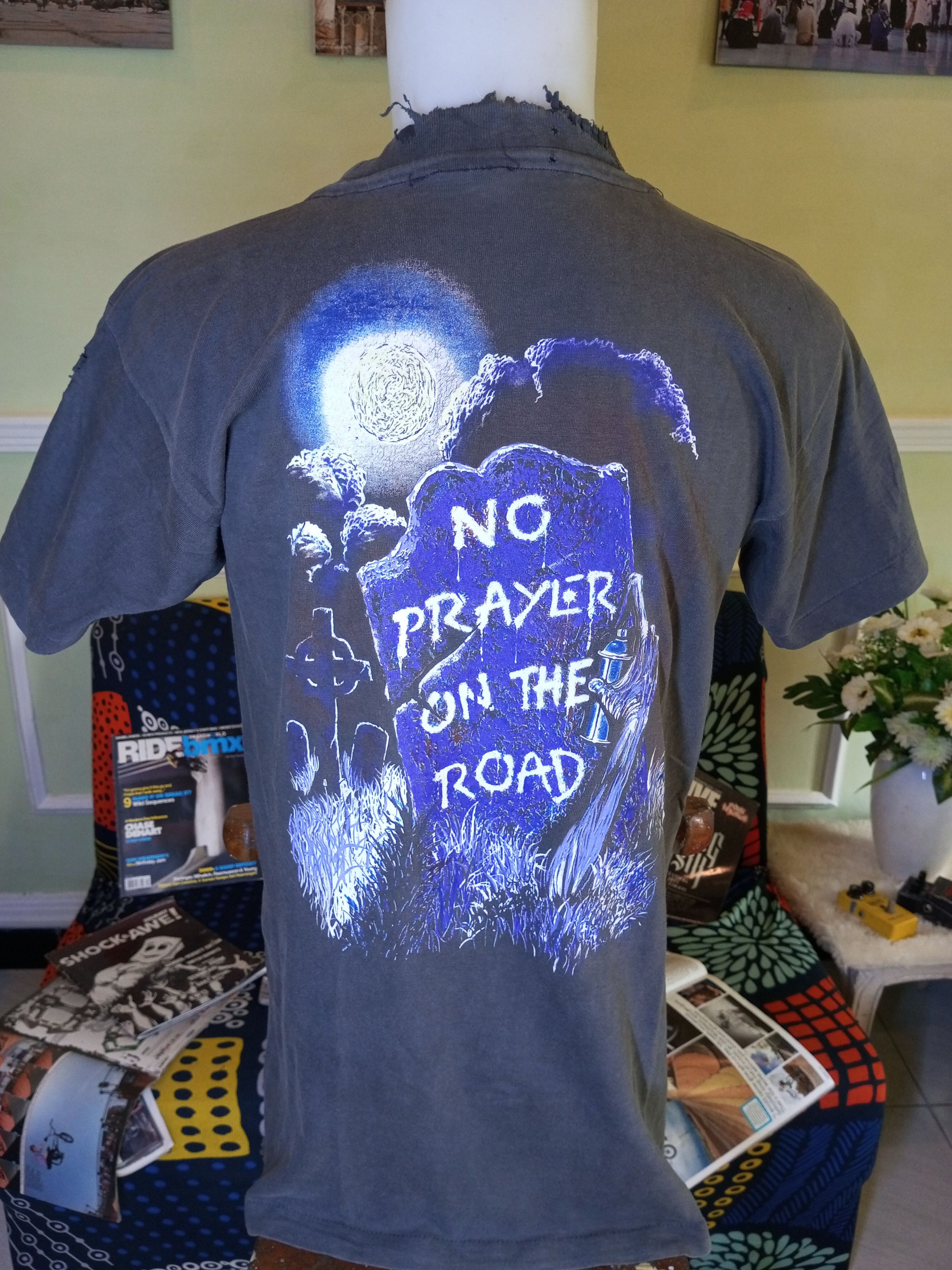 Band Tees Distressed Vintage 90s Iron Maiden sun faded tees Size US L / EU 52-54 / 3 - 2 Thumbnail