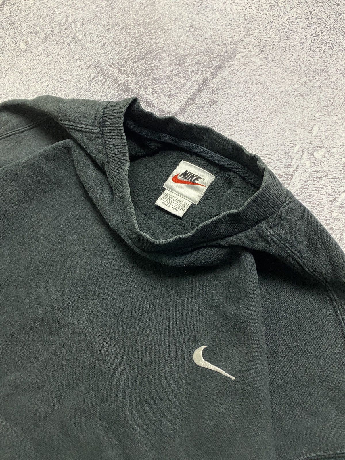 Nike × Vintage Nike Vintage Y2K Basic Mini Swoosh Logo Sweatshirt Boxy Fit Size US XL / EU 56 / 4 - 5 Thumbnail