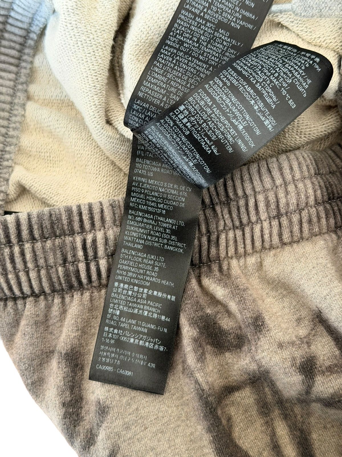 Balenciaga BALENCIAGA SS23 MUD SHOW GRAFFITI SKATER BAGGY SWEATPANTS Size US 32 / EU 48 - 17 Thumbnail