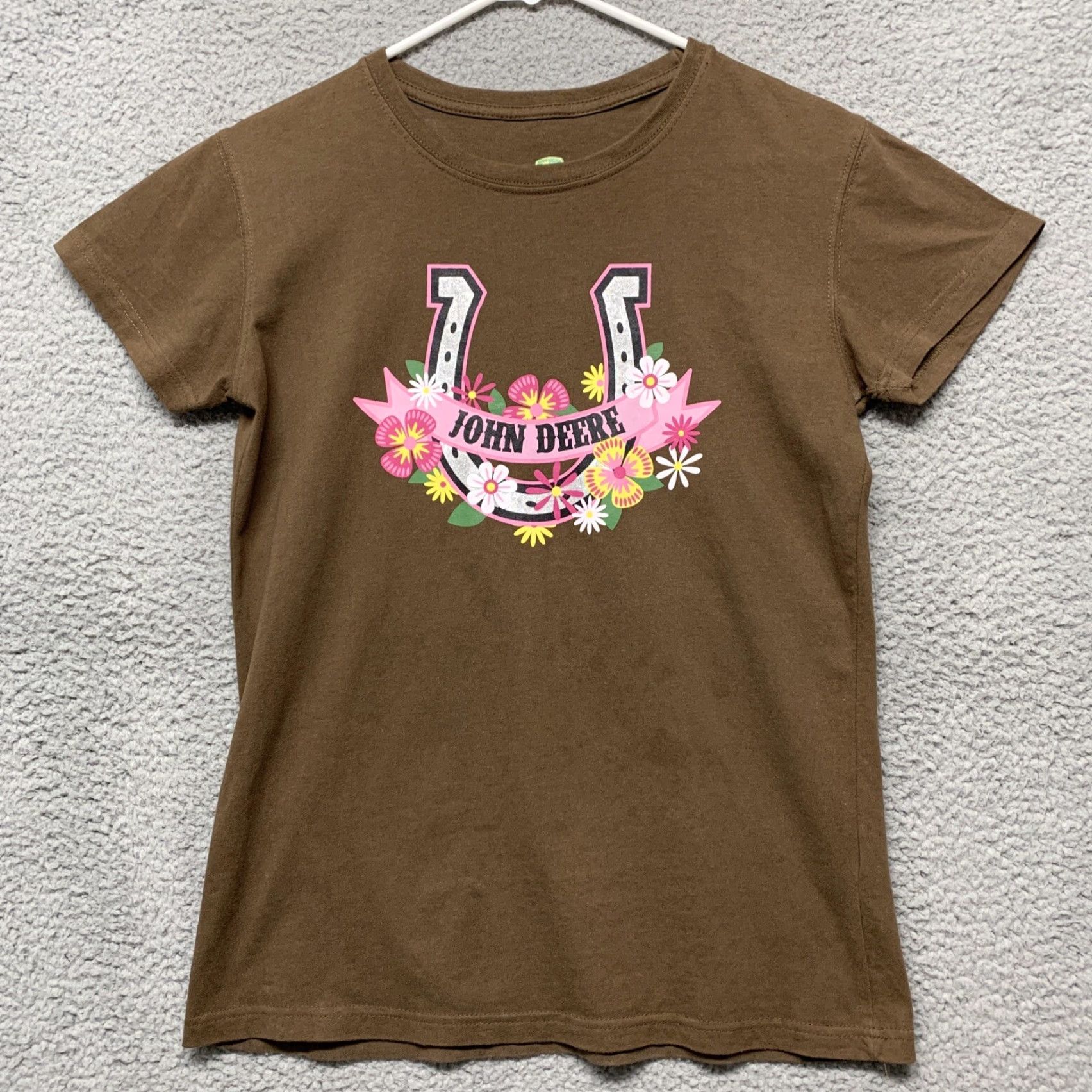 John Deere John Deere T-Shirt Women's Size S/P Brown Large Graphic LOGO Horseshoe Flowers Size S / US 4 / IT 40 - 2 Thumbnail