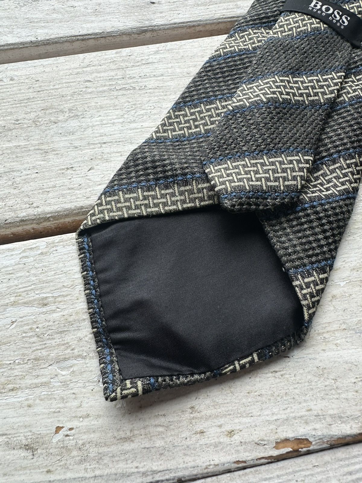 Designer × Hugo Boss Hugo Boss Silk Tie Black Pink Dot Medallion Italy Size ONE SIZE - 2 Thumbnail