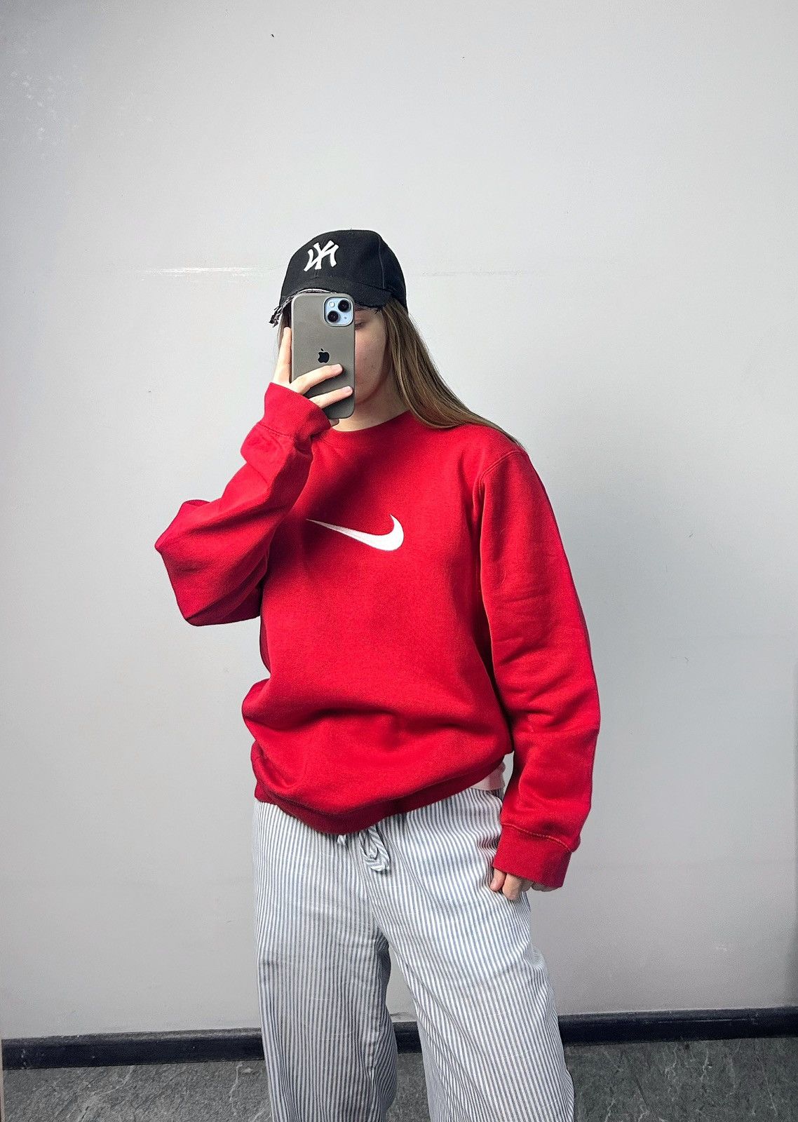 Nike Vintage sweatshirt nike big logo swoosh red Size US XS / EU 42 / 0 - 6 Thumbnail