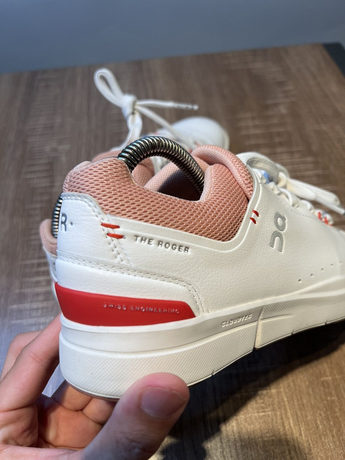 On On Cloud The Roger Advantage Womens Athletic Size 7 White Size US 7 / IT 37 - 7 Thumbnail