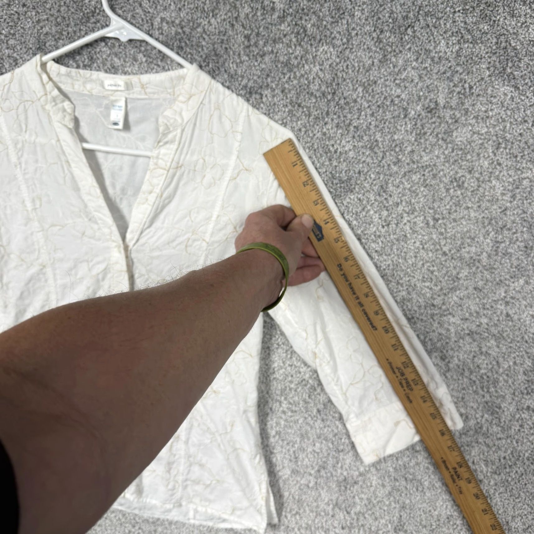 Old Navy Old Navy Blouse Women's S White 3/4 Sleeves V-Neck Button Front Embroidered Floral Lightweight Cotton Casual Spring Size S / US 4 / IT 40 - 3 Thumbnail