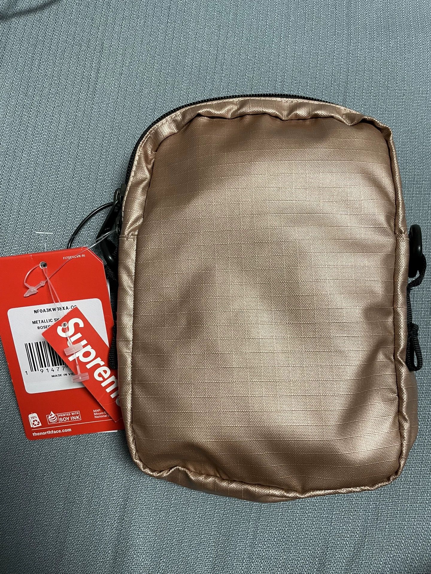 Supreme Supreme × The North Face 18SS Metallic Shoulder Bag Size ONE SIZE - 4 Thumbnail