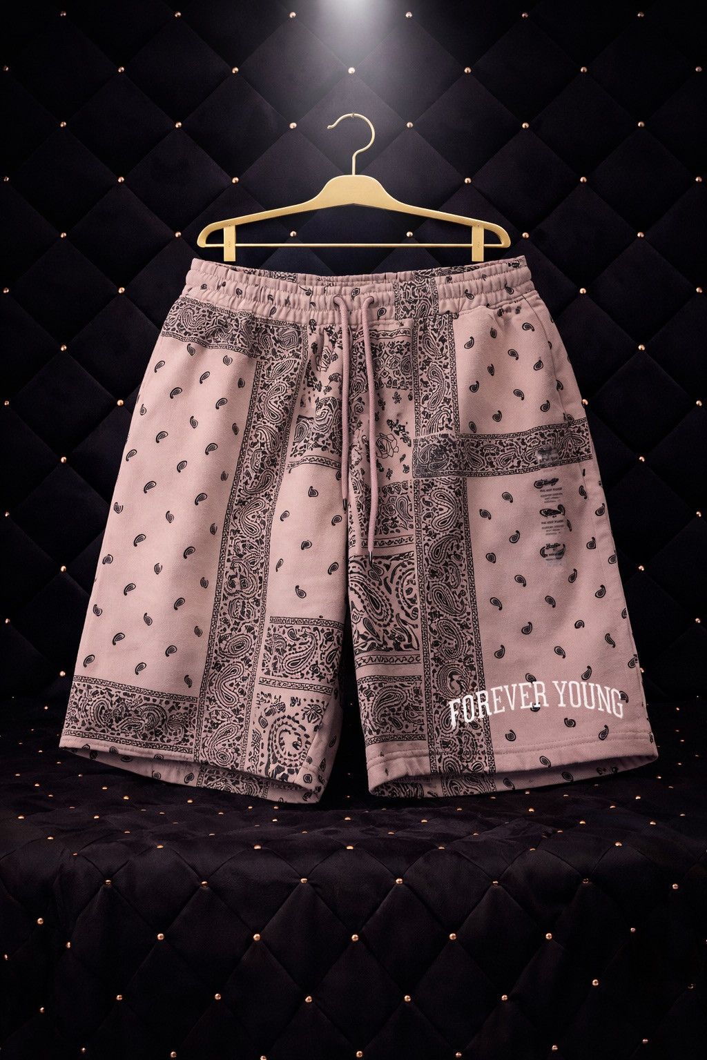 Other PINK BANDANA PAISLEY PRINT SHORTS FOREVER YOUNG Size US 32 / EU 48 - 1 Preview