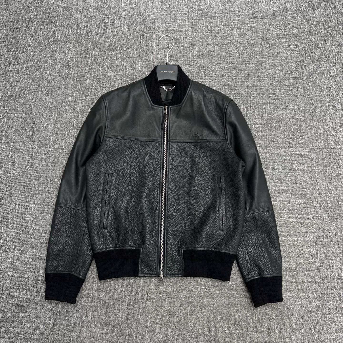 Louis Vuitton louis vuitton black leather pilot jacket Size US L / EU 52-54 / 3 - 1 Thumbnail