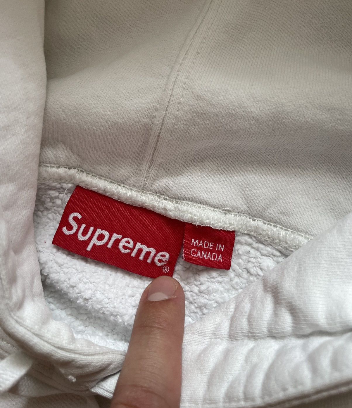 Supreme Supreme ‘The Land Of Fuck’ Logo White Hoodie Size US M / EU 48-50 / 2 - 9 Thumbnail