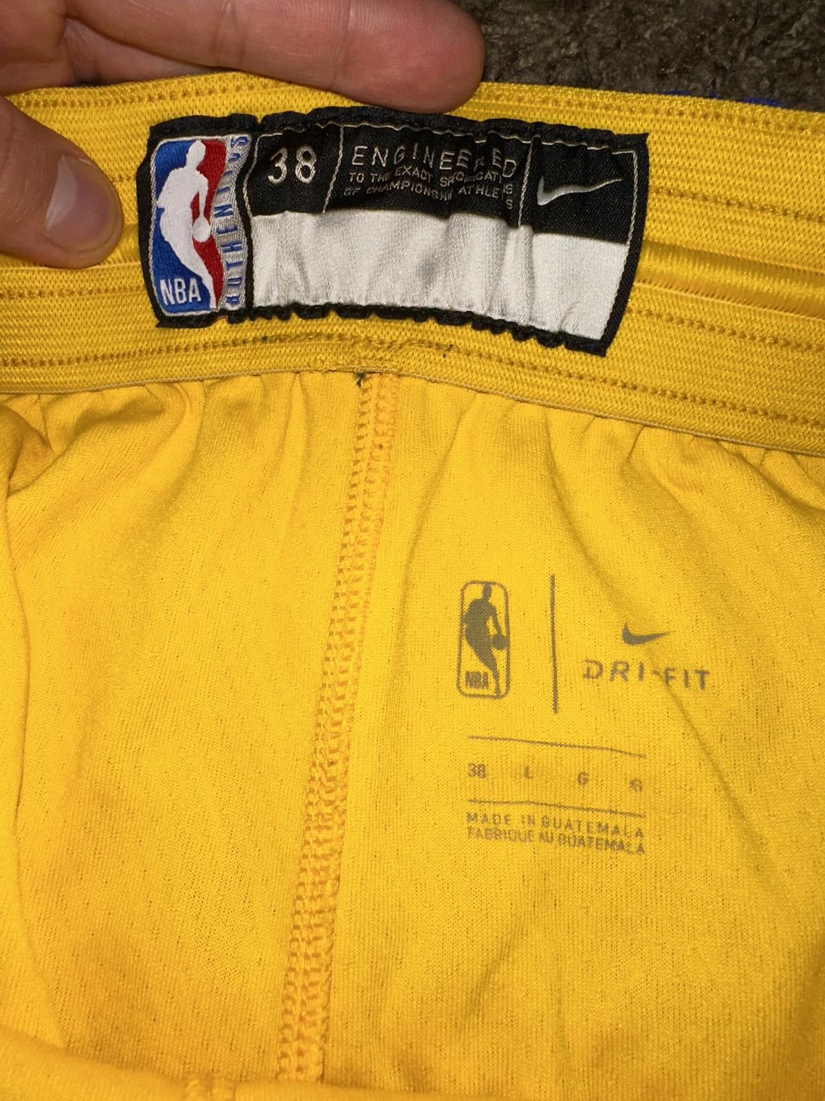 Nike Nike Men's Golden State Warriors Gold Hardwood Classics Swingman Shorts Sample Size US 34 / EU 50 - 7 Thumbnail