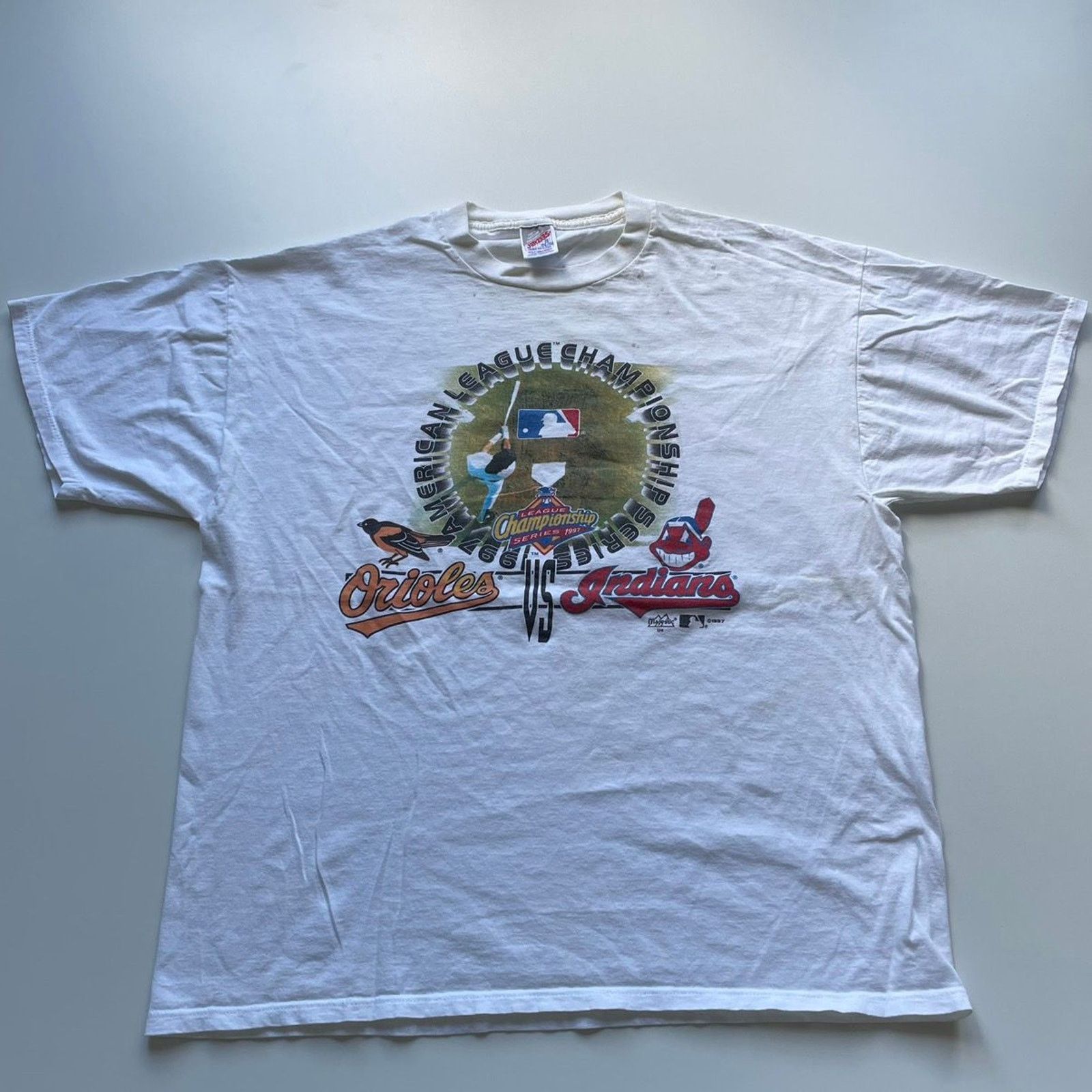 MLB × Vintage Vintage Baltimore Orioles Vs Cleveland Indians MLB T Shirt Size US XXL / EU 58 / 5 - 1 Thumbnail