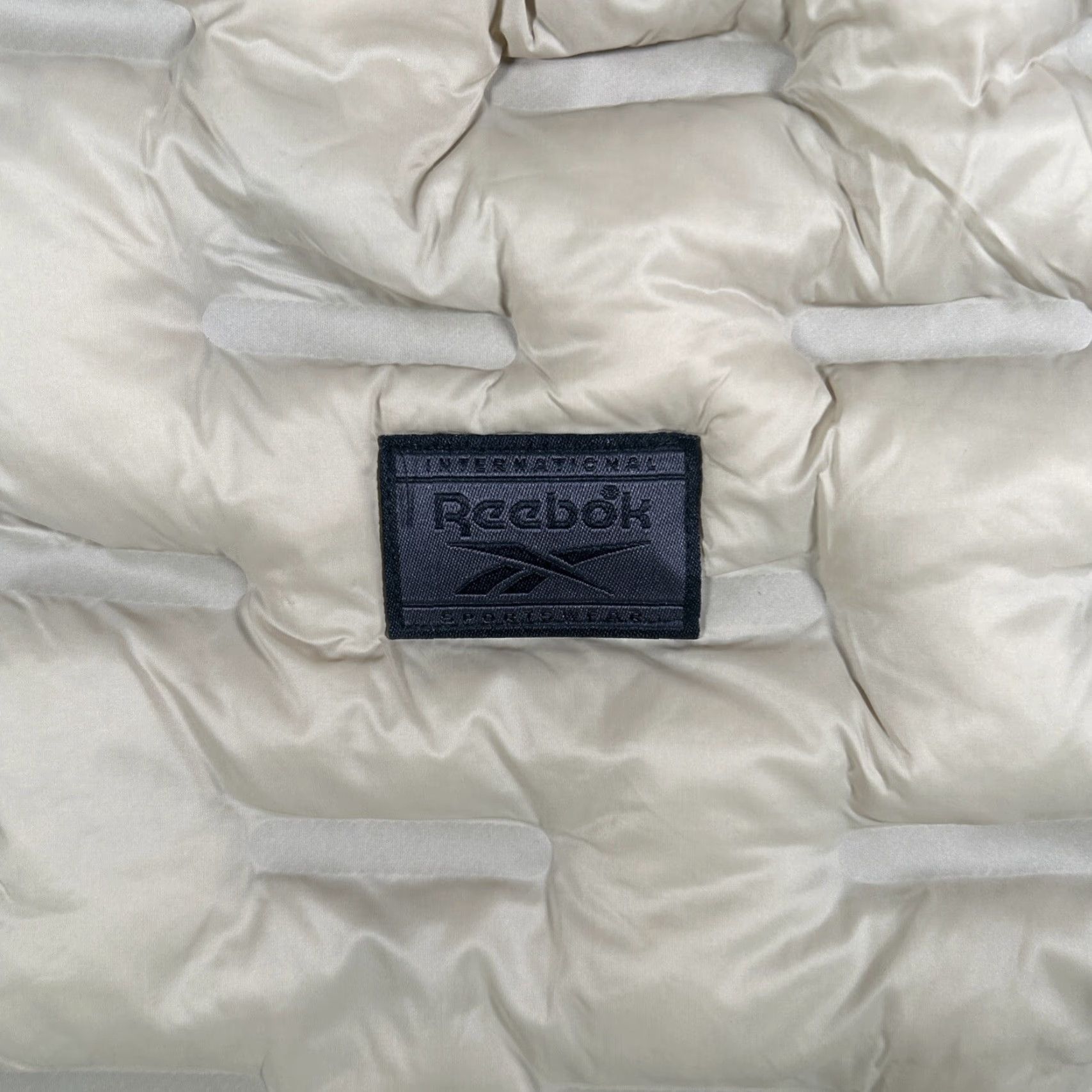 Reebok Reebok Jacket Quilted Hooded Sand Large Unisex Adults Windbreaker Outdoor Fall Winter Spring Puffy Size L / US 10 / IT 46 - 2 Thumbnail