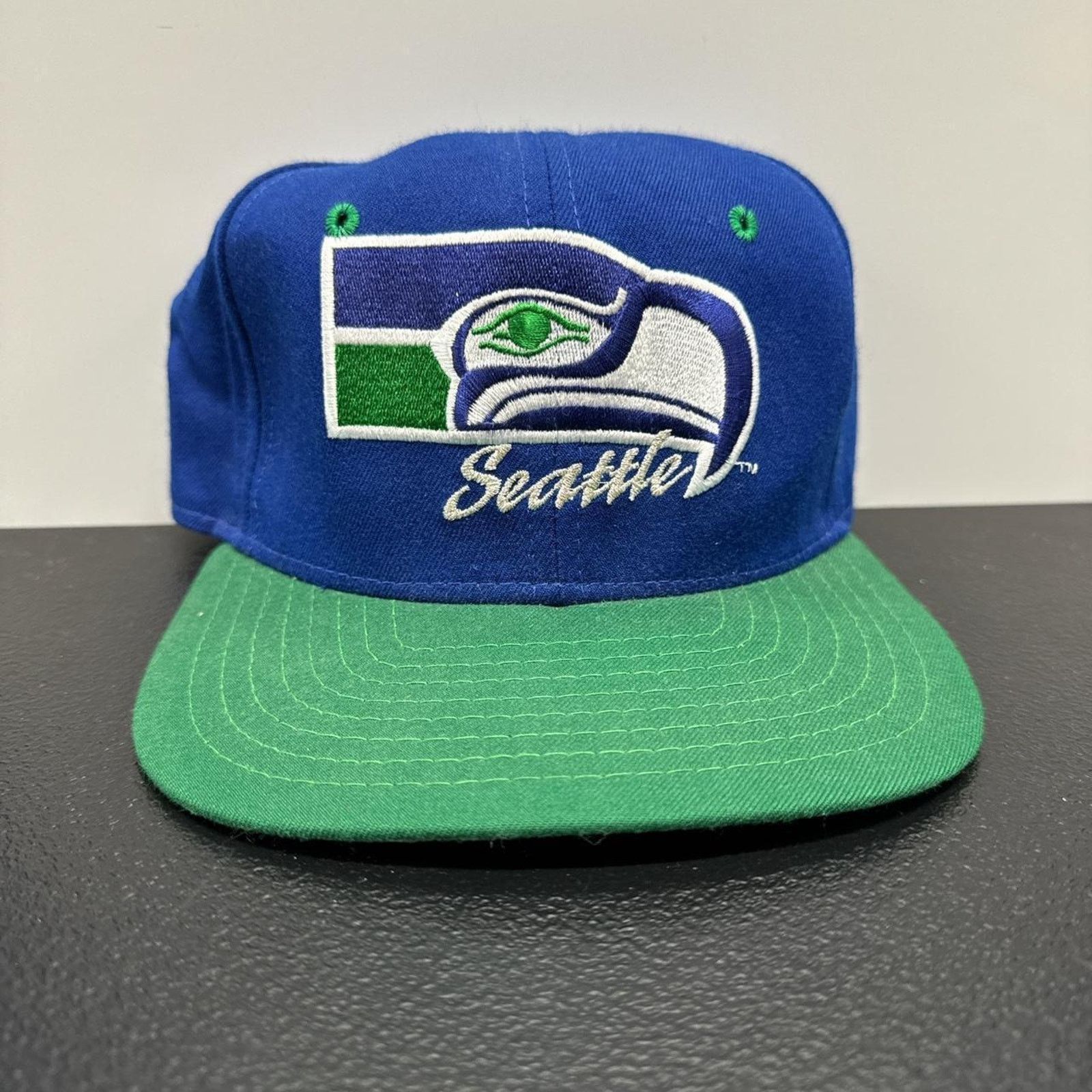 New Era × Vintage New Era Seattle Seahawks NFL Wool Vintage 90s SnapBack Hat Size ONE SIZE - 2 Thumbnail