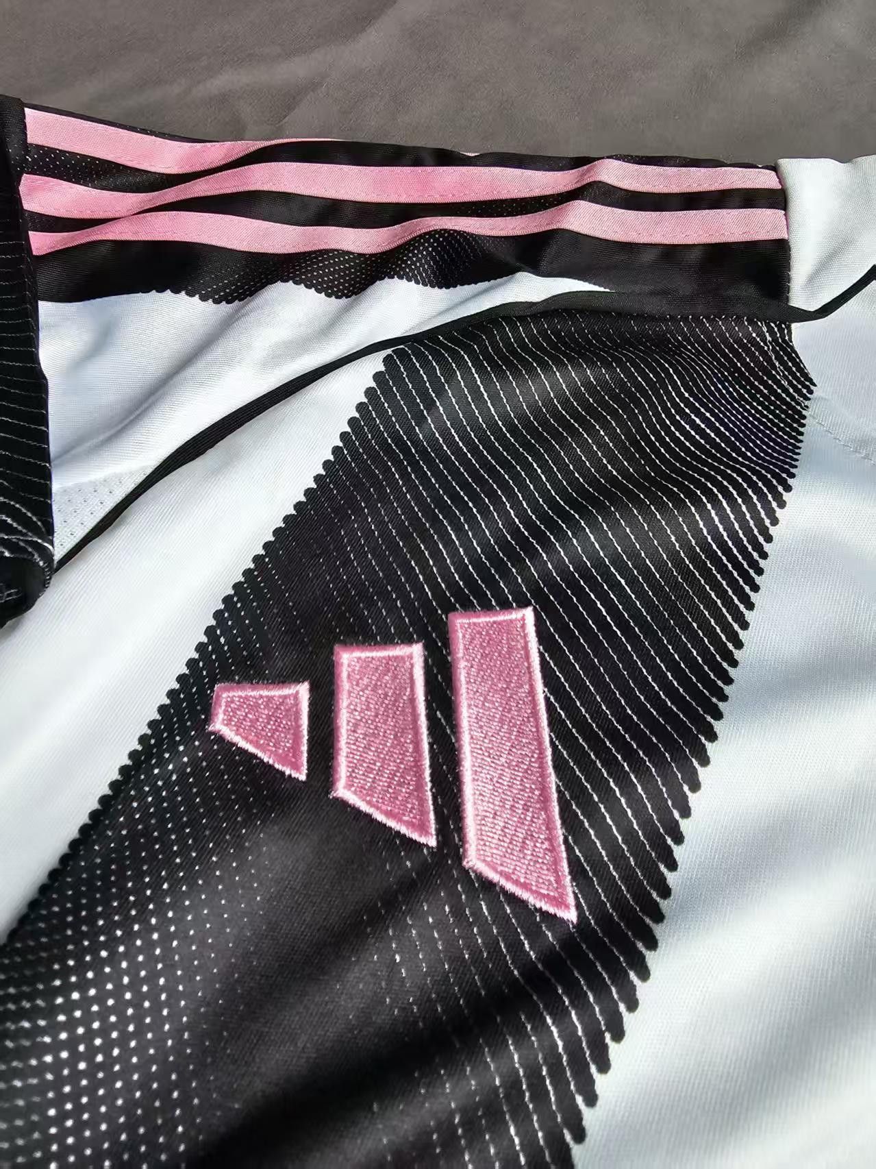 Other Juventus Jersey Home 2025 26 Season Size US L / EU 52-54 / 3 - 3 Thumbnail