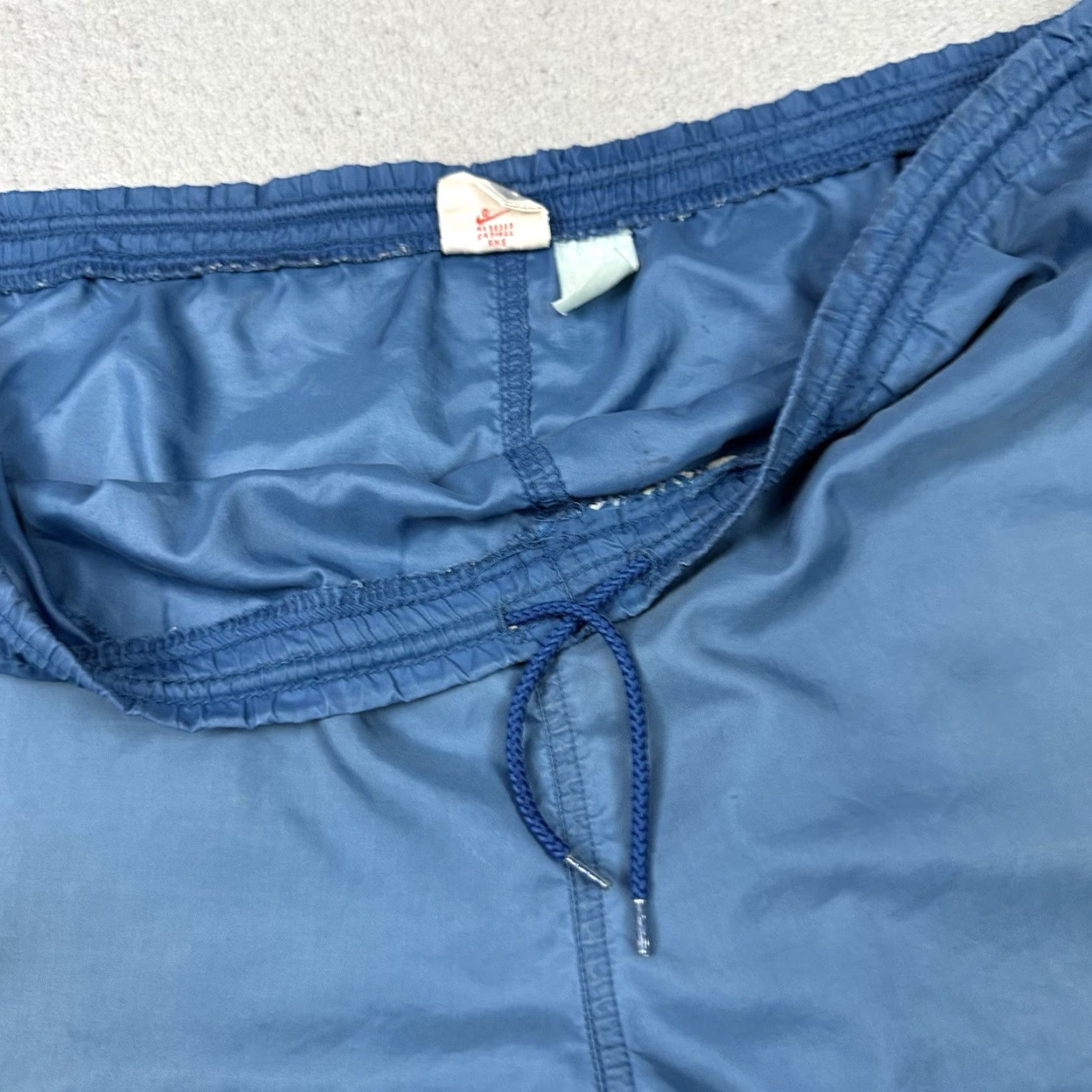 Nike VINTAGE Nike Pants Mens L Blue Nylon Jogger Windbreaker Track 80s Rare Vtg L Modern Classic 90s Logo Men Size US 33 - 4 Thumbnail