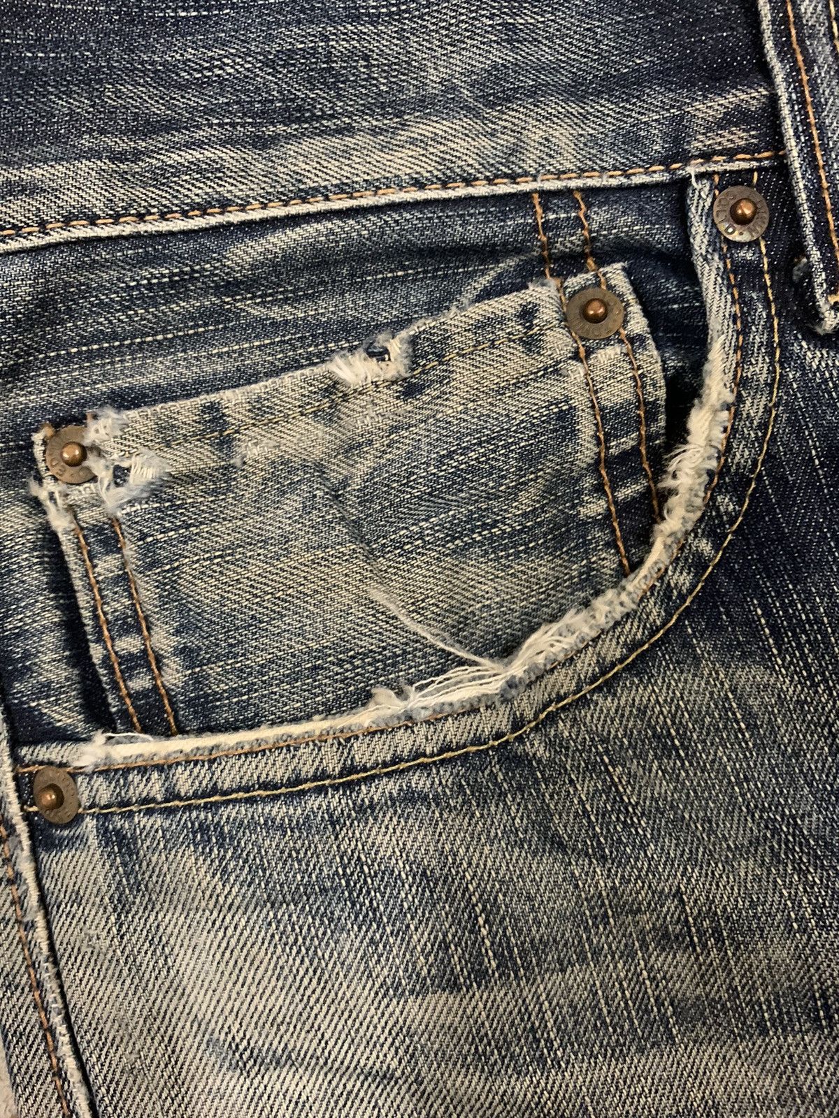 Edwin Vintage Edwin 503 Whiskers Mud Wash Loose Distressed Jeans Size US 33 - 5 Thumbnail