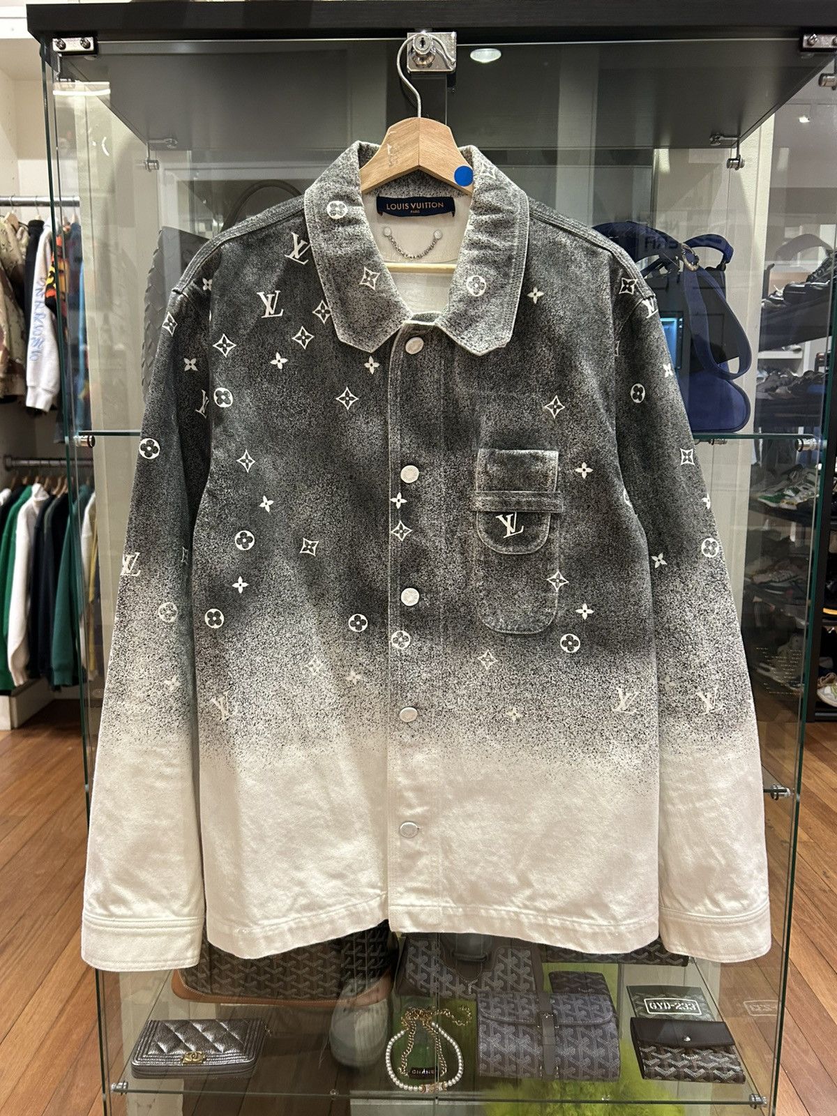 Louis Vuitton Louis Vuitton Gradient Denim Overshirt Size US XXL / EU 58 / 5 - 1 Thumbnail