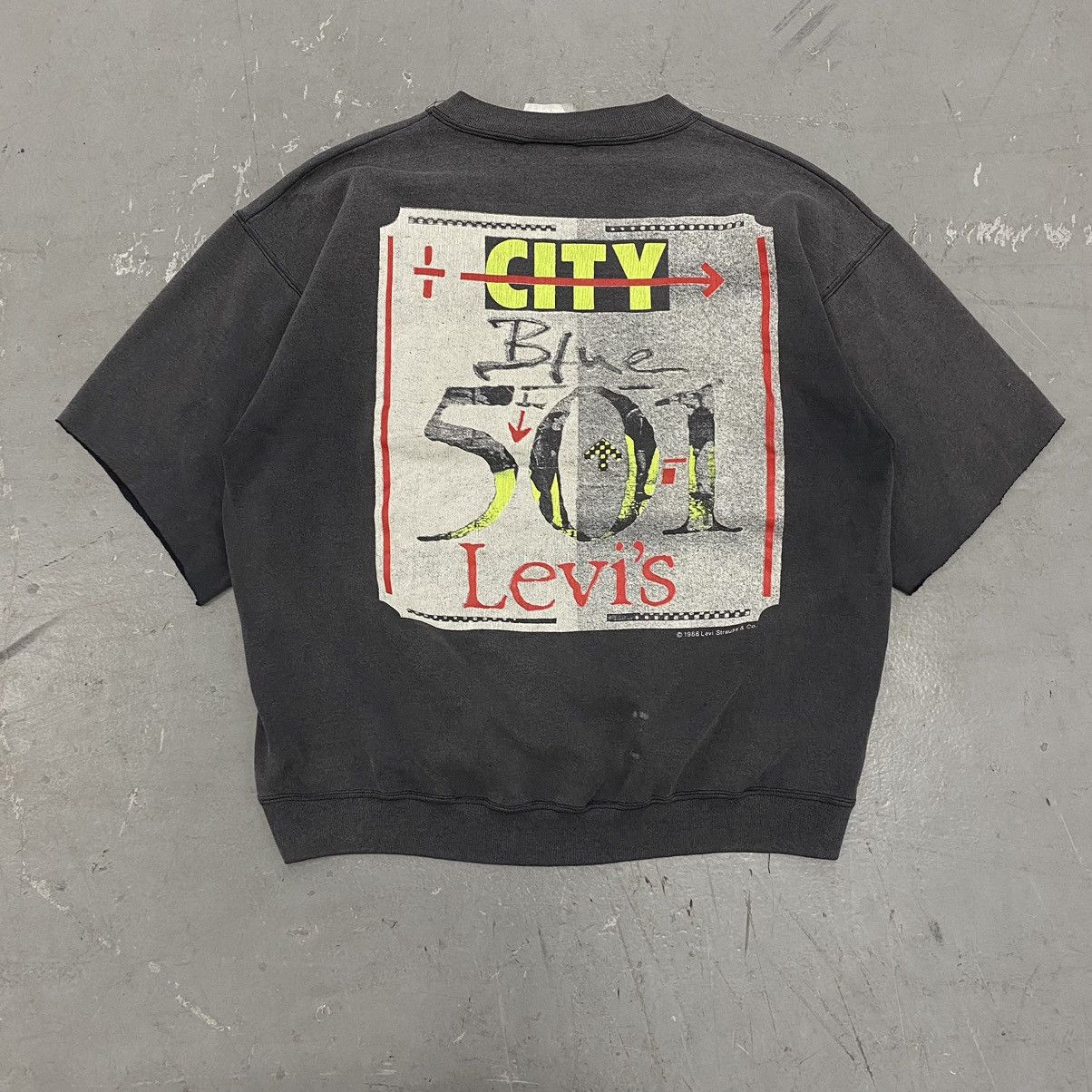 Levi's × Vintage Vtg 80s Levis 501 Graphic Sweatshirt Sunfade Chopped Size US L / EU 52-54 / 3 - 1 Thumbnail