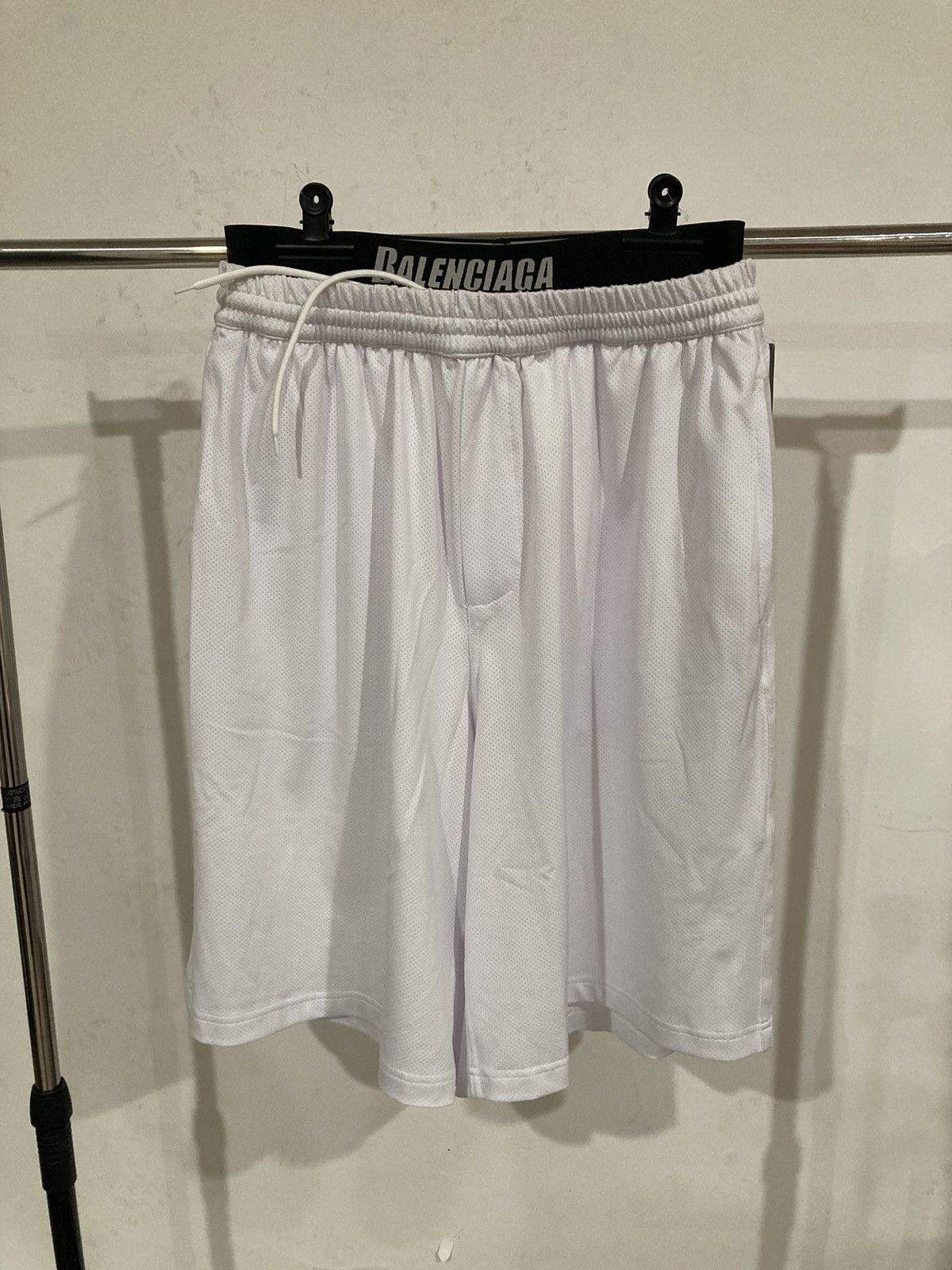 Vetements Balenciaga oversized basketball short trunks Size US 29 - 1 Thumbnail