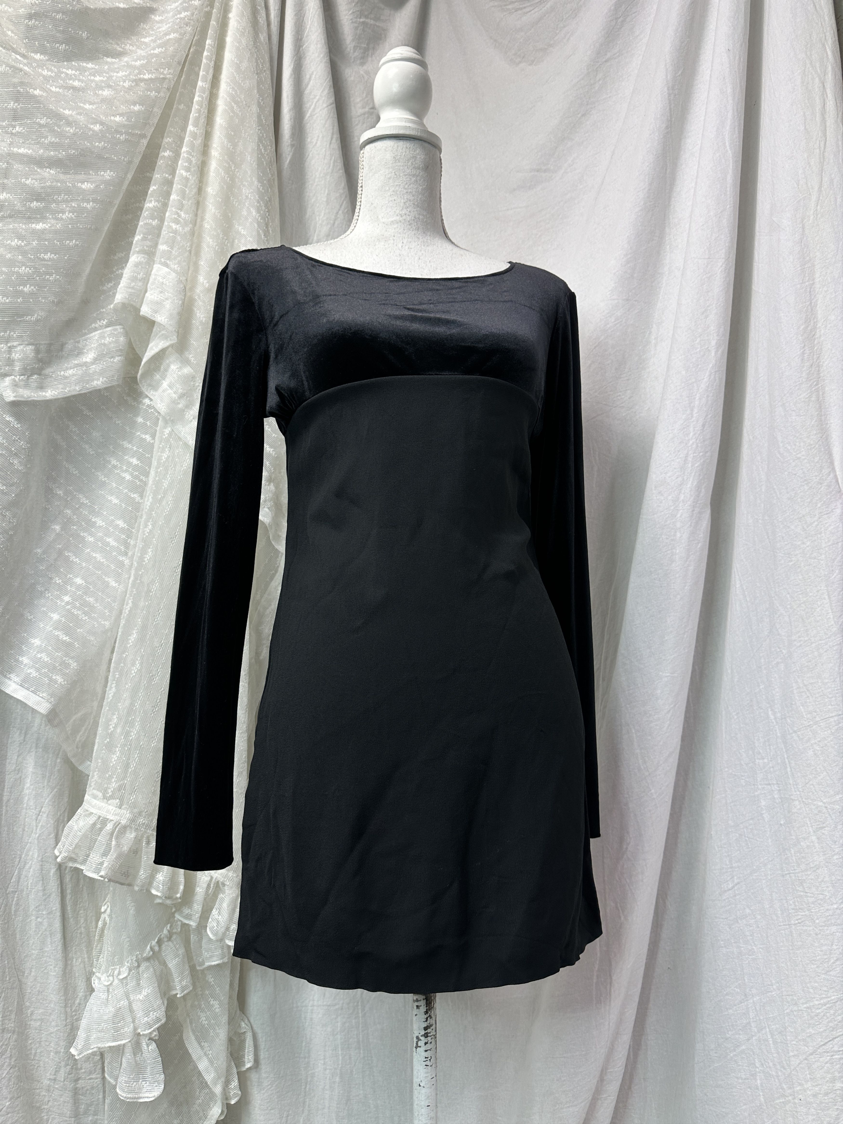 Max Mara Vintage Velvet Gothic Romantic Max Mara Mini Dress Y2K Size M / US 6-8 / IT 42-44 - 1 Thumbnail