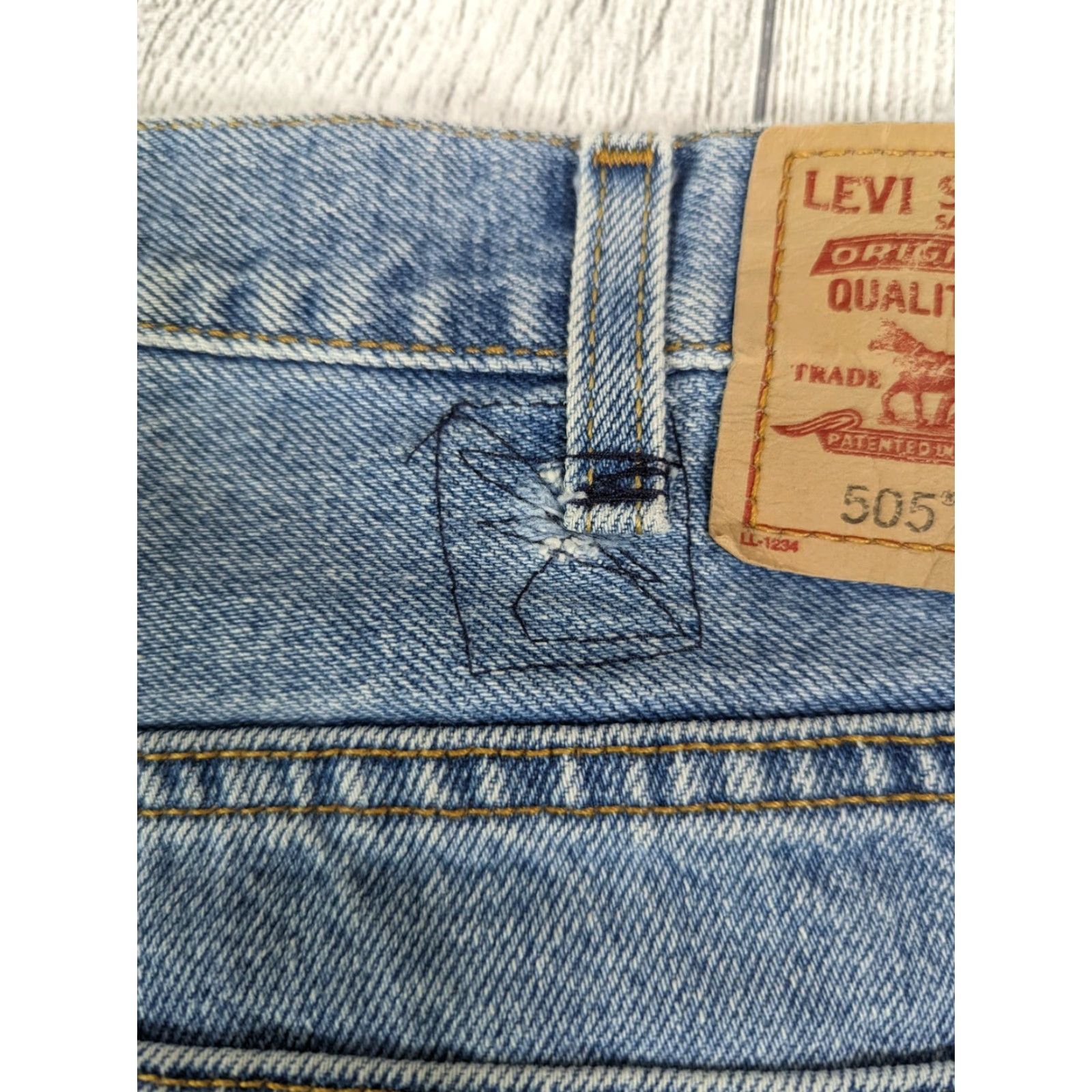 Levi's VINTAGE Levi's 505 Regular Straight Fit Denim Shorts Jeans Men Blue 42 9in Inseam Casual Mid Rise 1980s Size US 42 / EU 58 - 5 Thumbnail