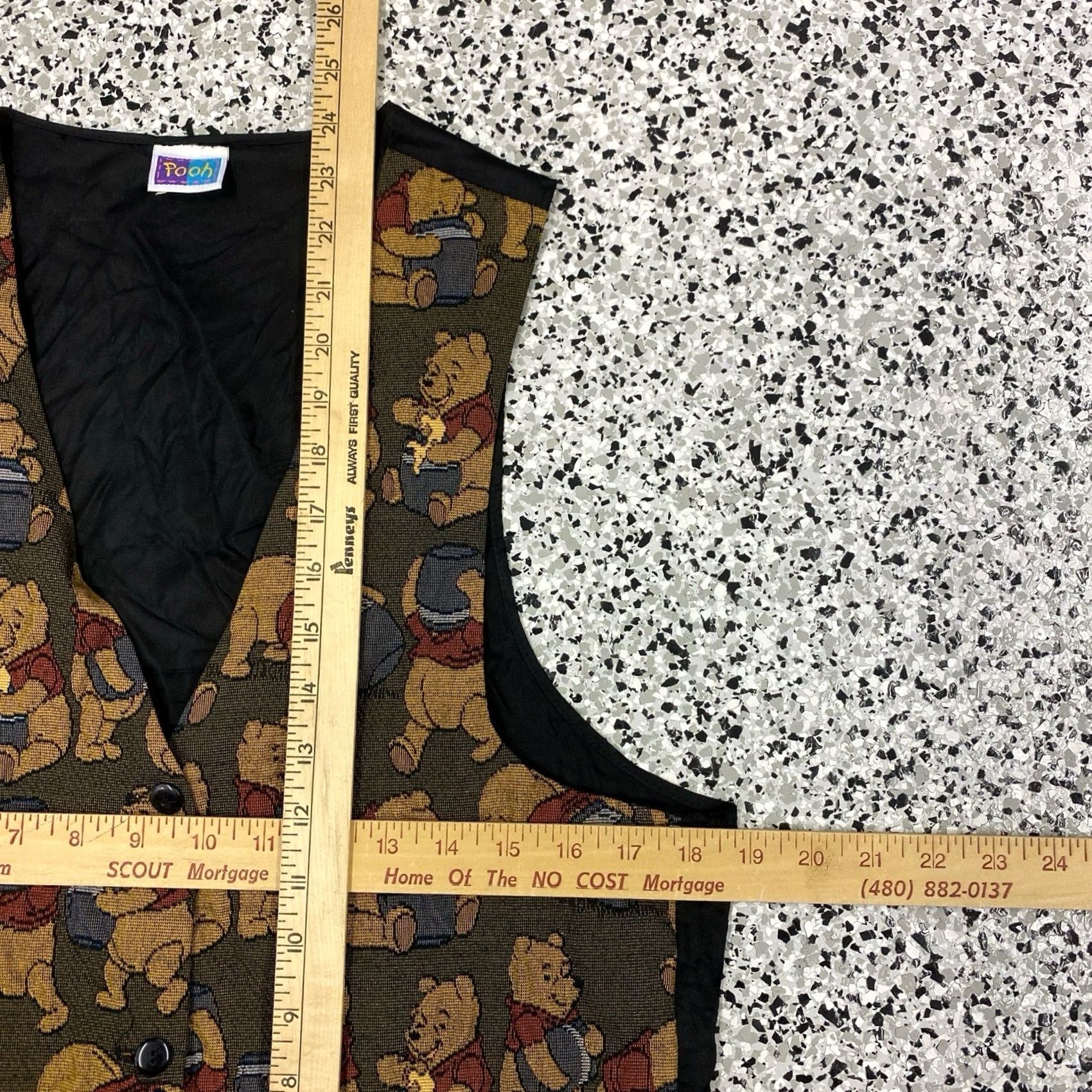 Disney VINTAGE Winnie The Pooh Tapestry Vest Disney Womens XS Black Vest XS Women Size XS / US 0-2 / IT 36-38 - 4 Thumbnail