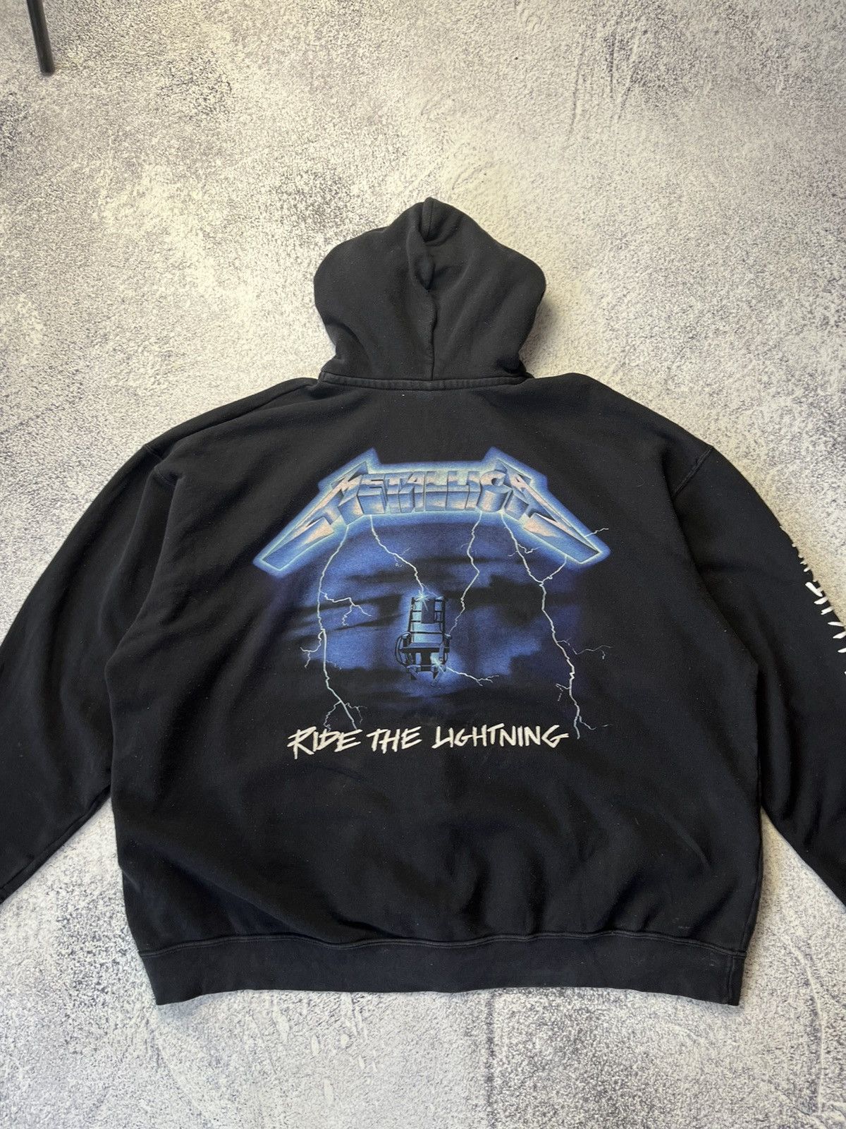 Band Tees Metallica 2017 hoodie RIDE THE LIGHTNING hooded sweatshirt Size US XXL / EU 58 / 5 - 15 Thumbnail