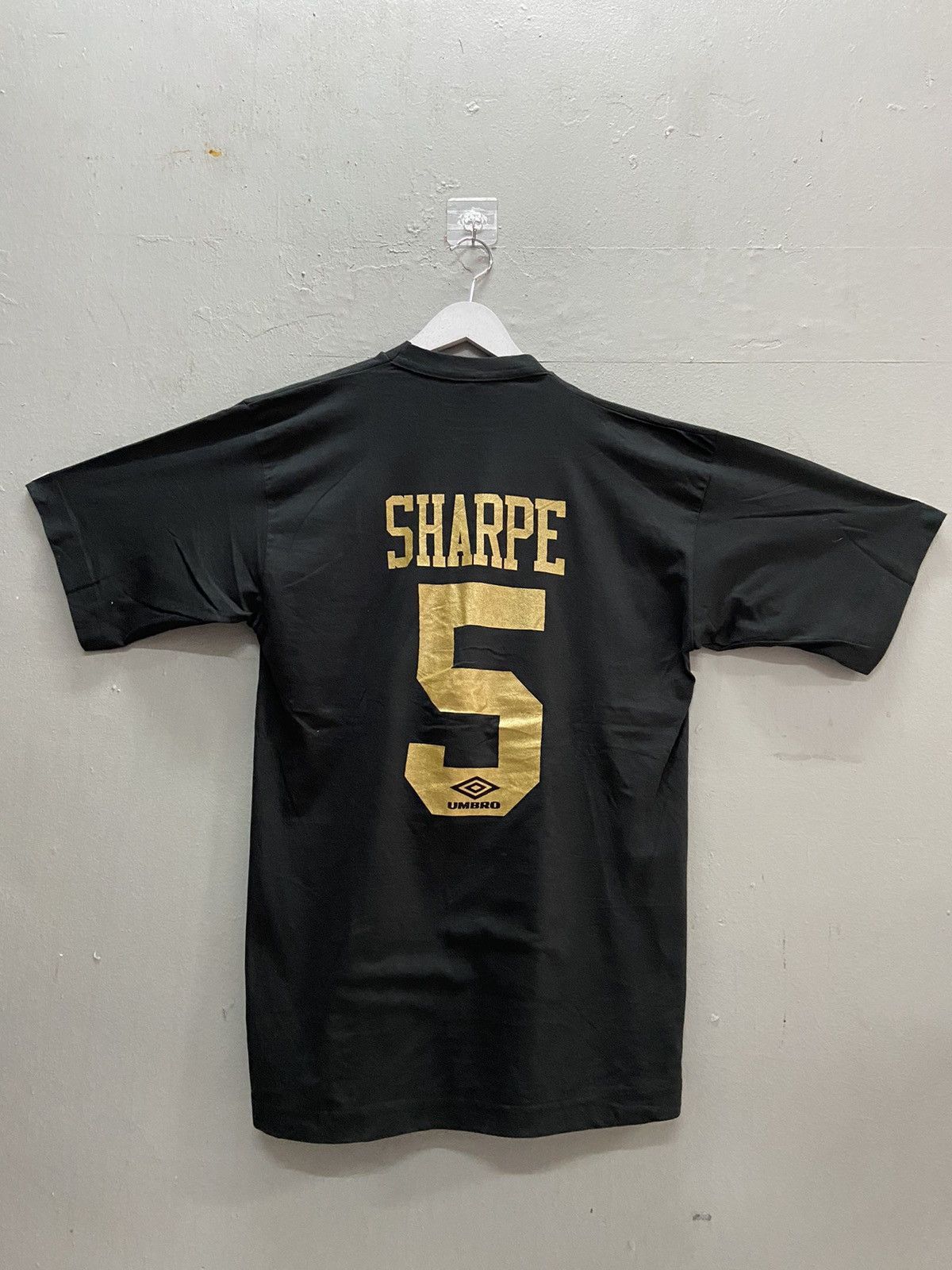 Vintage UMBRO PURE GOLD MANCHESTER UNITED SHARPE 5 TEE SHIRT Size US L / EU 52-54 / 3 - 2 Thumbnail