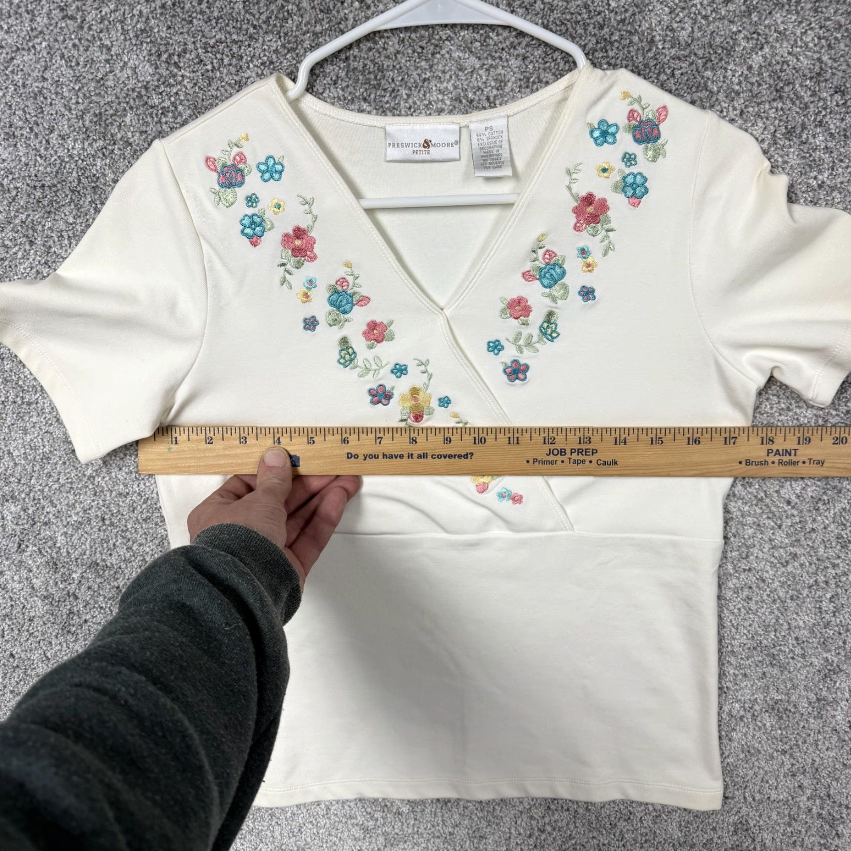Vintage VTG Preswick & Moore Top Womens PS Petite White Floral Embroidered Boho Chic T-Shirt Short Sleeve V-Neck Size S / US 4 / IT 40 - 3 Thumbnail