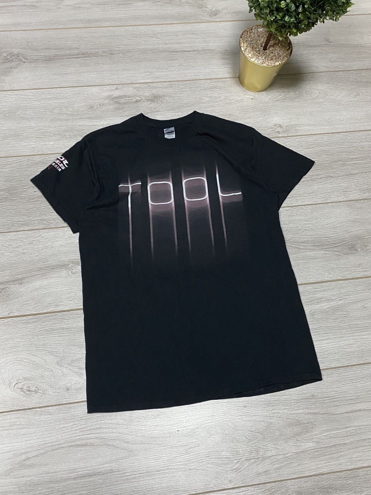 Band Tees Tool monster print tee vintage Gildan t-shirt Size US M / EU 48-50 / 2 - 2 Thumbnail