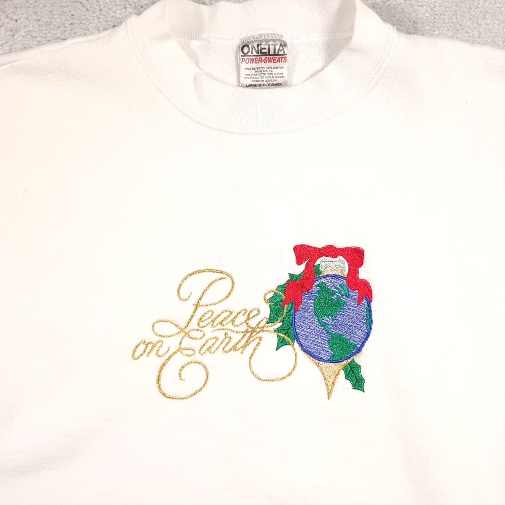 Vintage VINTAGE Oneita Sweatshirt Adult Large Crewneck Embroidered Peace on Earth USA Made PILLOW? Size US L / EU 52-54 / 3 - 3 Thumbnail