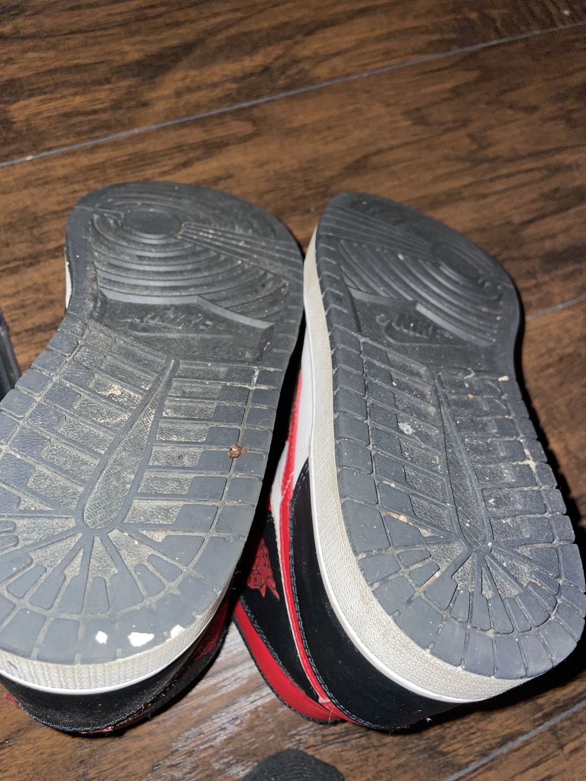 Jordan Brand Jordan 1 Red Black White Size US 7.5 / EU 40-41 - 4 Thumbnail
