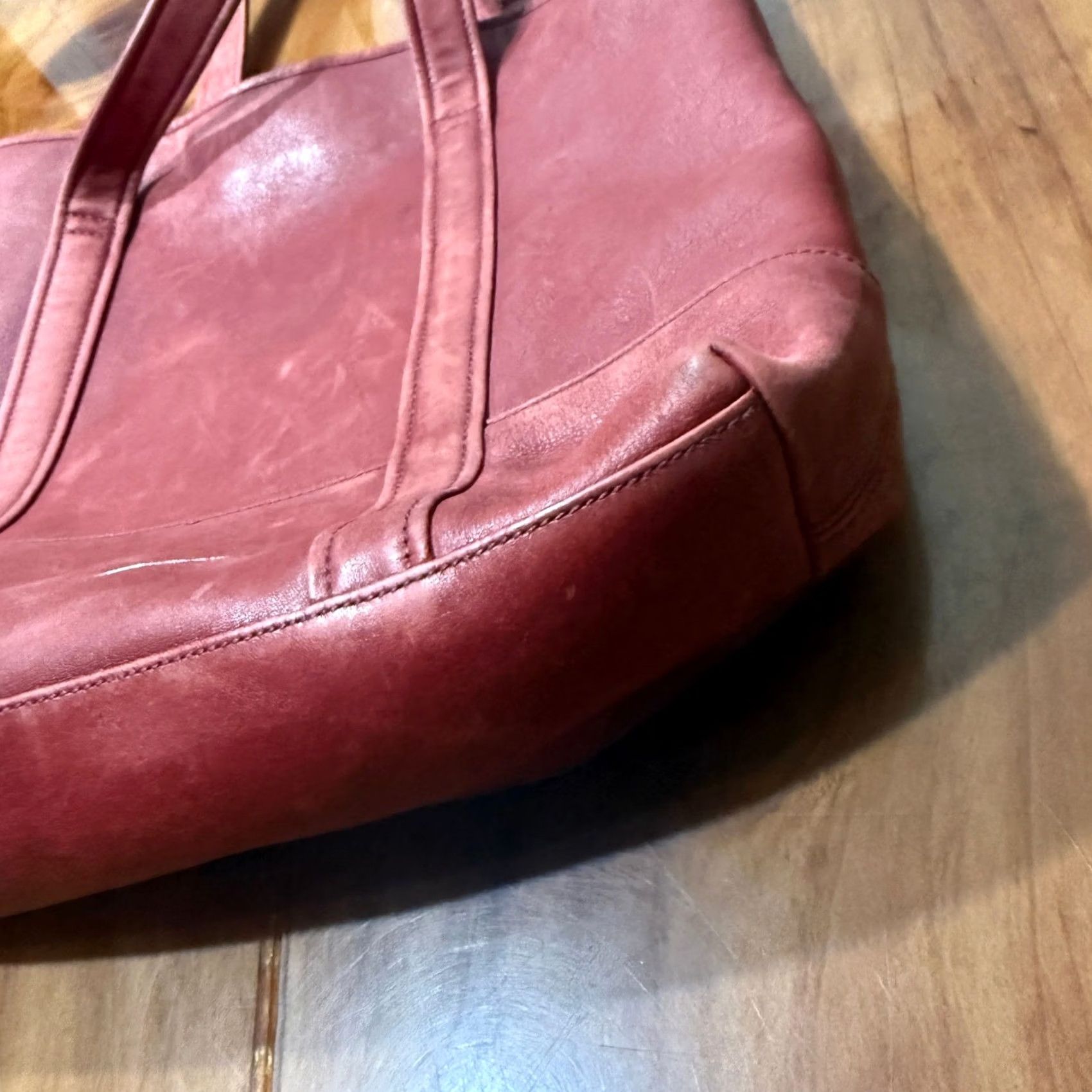 Coach VINTAGE Coach Red Leather Bag Purse Shoulder YY12 Leather Hunt Square 13x12x3 Large Women Womens Shoulder Bag Size ONE SIZE - 6 Thumbnail
