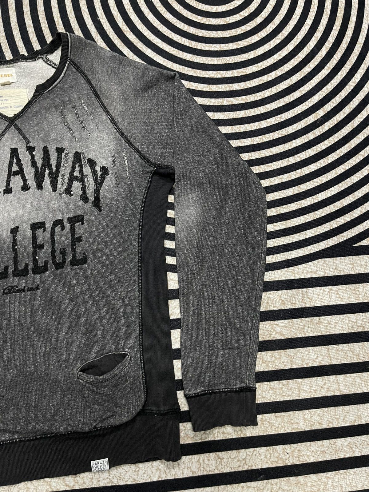 Diesel 2000s DIESEL RUNAWAY COLLEGE RARE DISTRESSED DESIGN Size US M / EU 48-50 / 2 - 3 Thumbnail