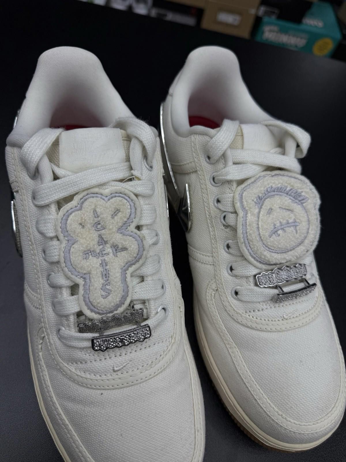 Nike Size 9.5 - Nike Air Force 1 x Travis Scott Sail 2018 Size US 9.5 / EU 42-43 - 9 Thumbnail