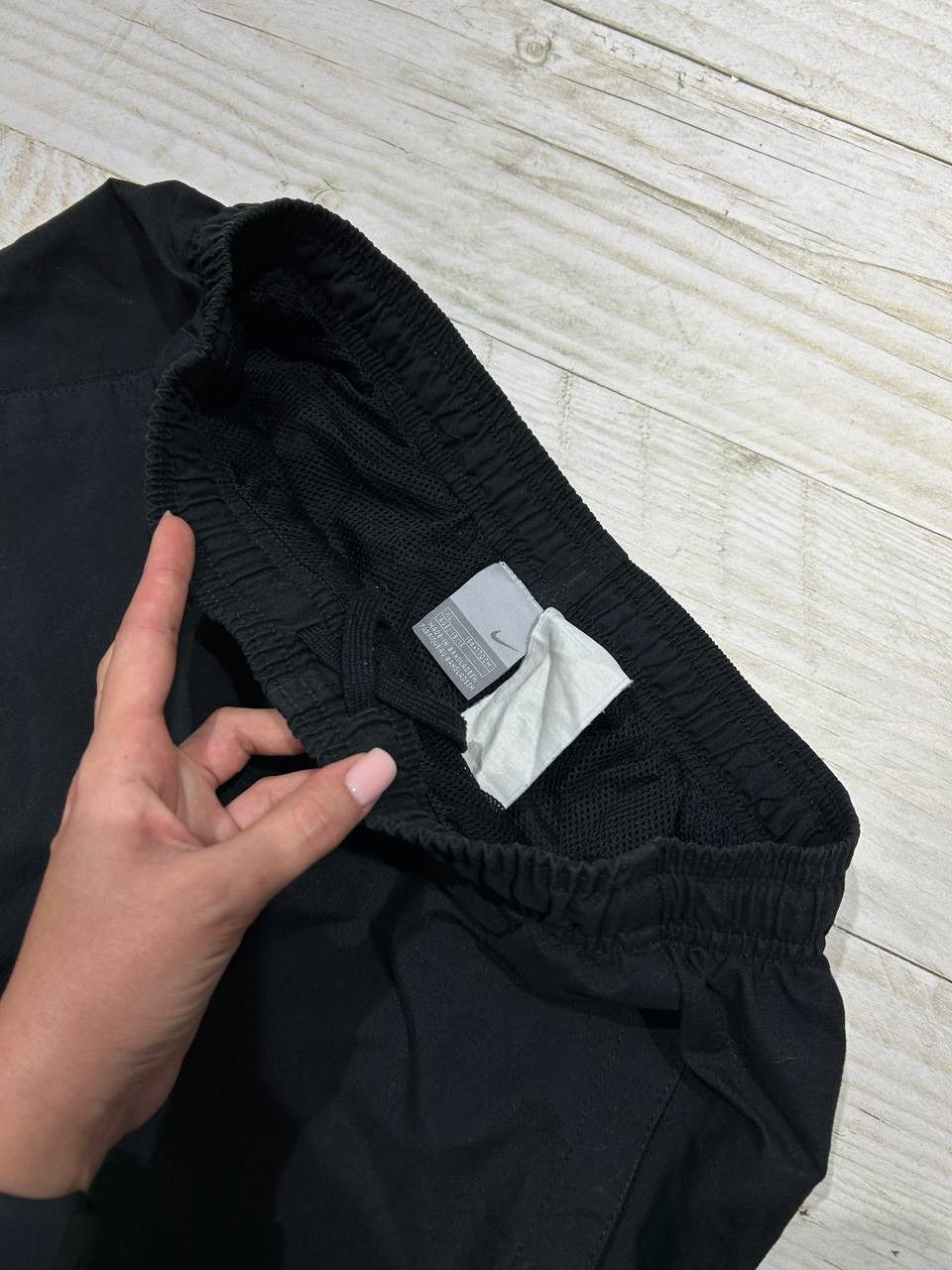 Nike Vintage Nike Air Max Track Pants 00s Nylon Big Logo Swoosh Size US 30 / EU 46 - 4 Thumbnail