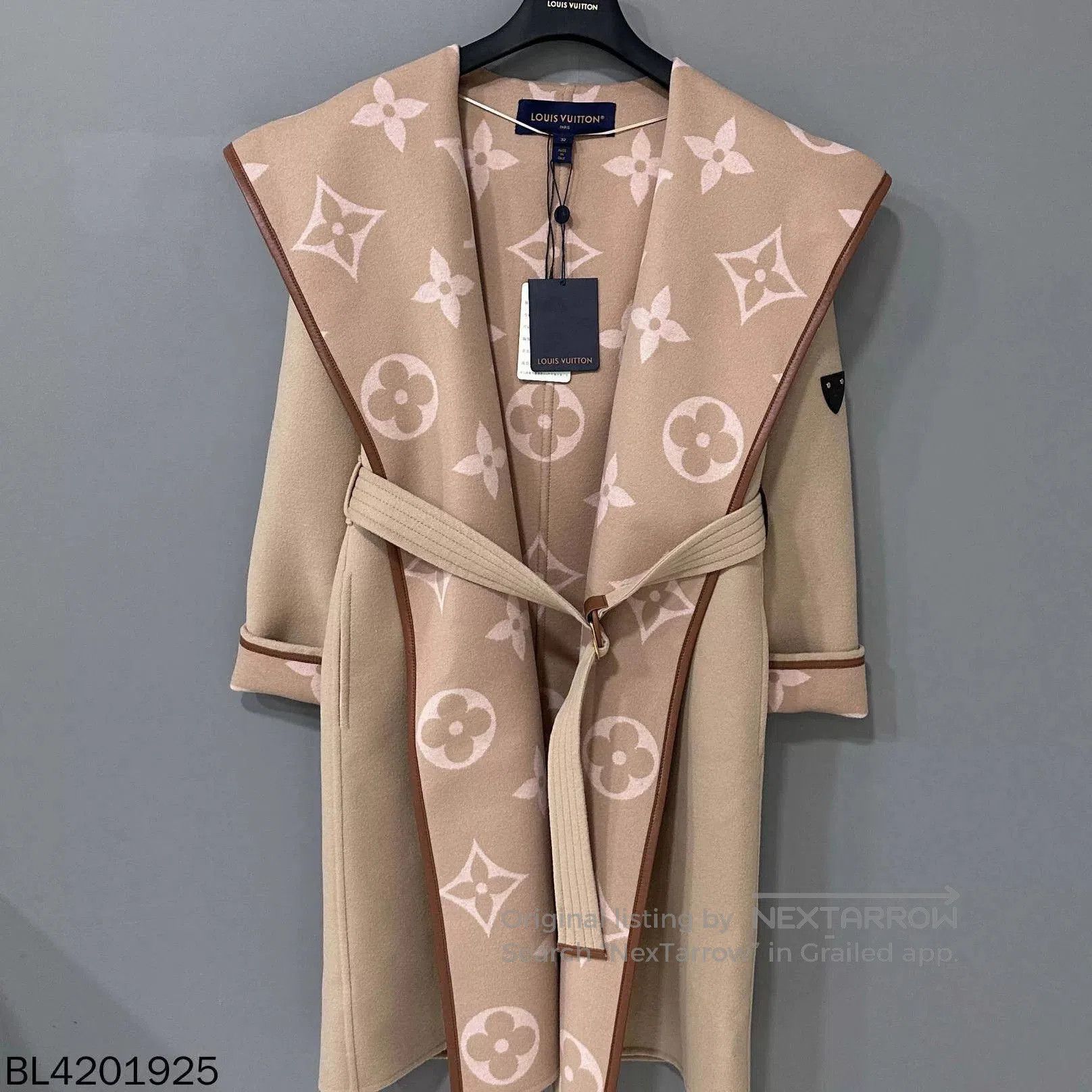 Louis Vuitton Louis Vuitton Nude Pink Flower Robe Coat. Size XS / US 0-2 / IT 36-38 - 1 Thumbnail
