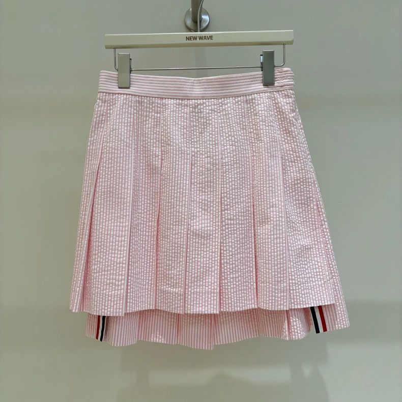 Thom Browne Thom Browne A pleated skirt in light pink Size 25" / US 0 / IT 36 - 1 Thumbnail