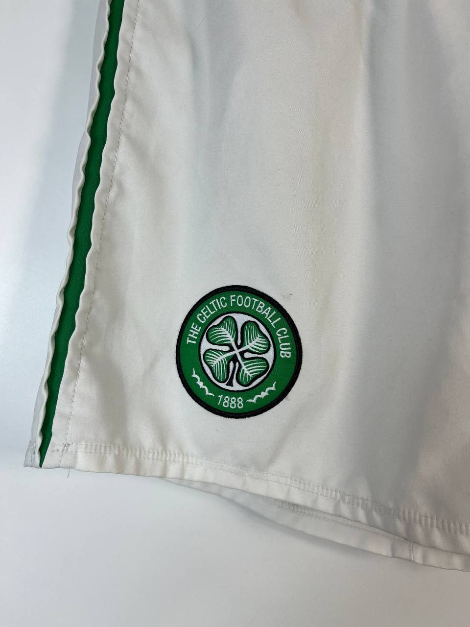 New Balance CELTIC 2018 2019 AWAY FOOTBALL SHORTS NEW BALANCE SIZE S Size US 30 / EU 46 - 4 Thumbnail