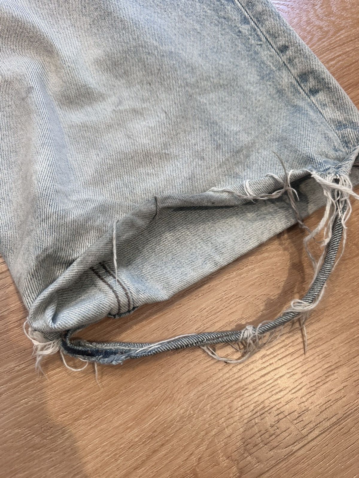 Balenciaga Balenciaga Distressed Light Wash Blue Baggy Denim Size US 32 / EU 48 - 9 Thumbnail