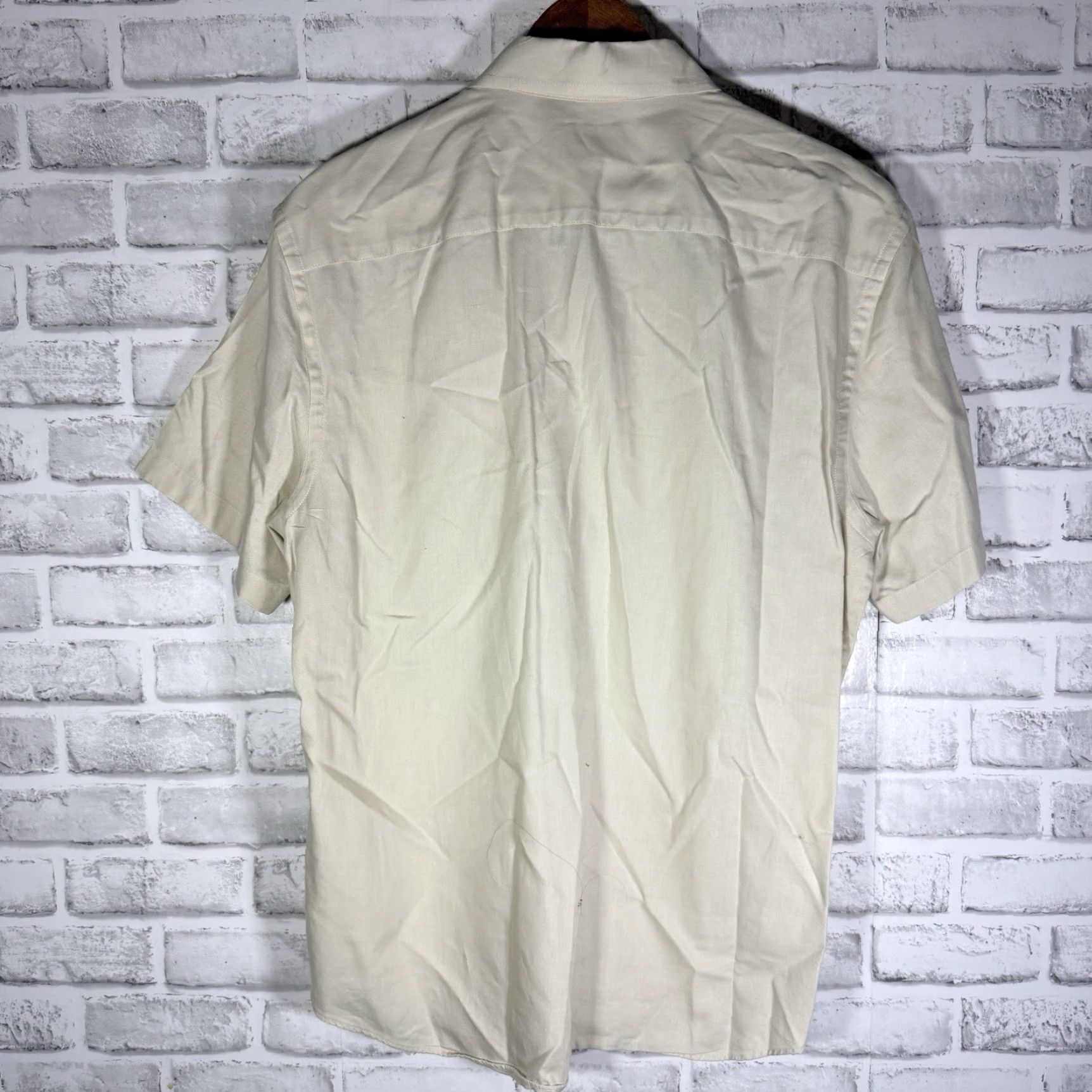 UNTUCKit UNTUCKit Shirt Mens 100% Cotton Beige Short Sleeve Button-Down Size L Regular Size US 33 - 5 Thumbnail