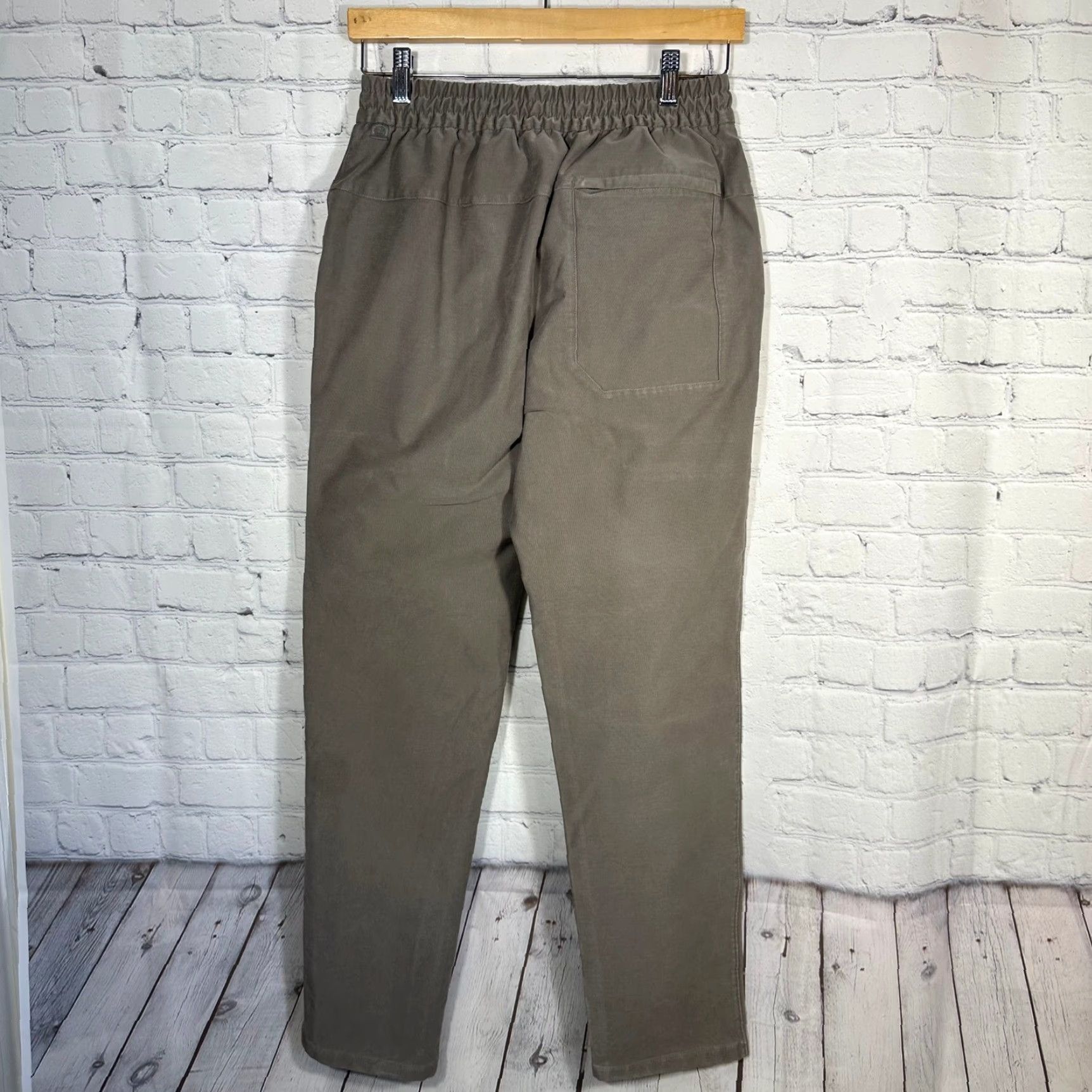 Lululemon Lululemon Lab Pants Mens S Tapered Cargo Grey Drawstring Elastic Waist Pockets LM5A97S Size US 27 - 7 Thumbnail