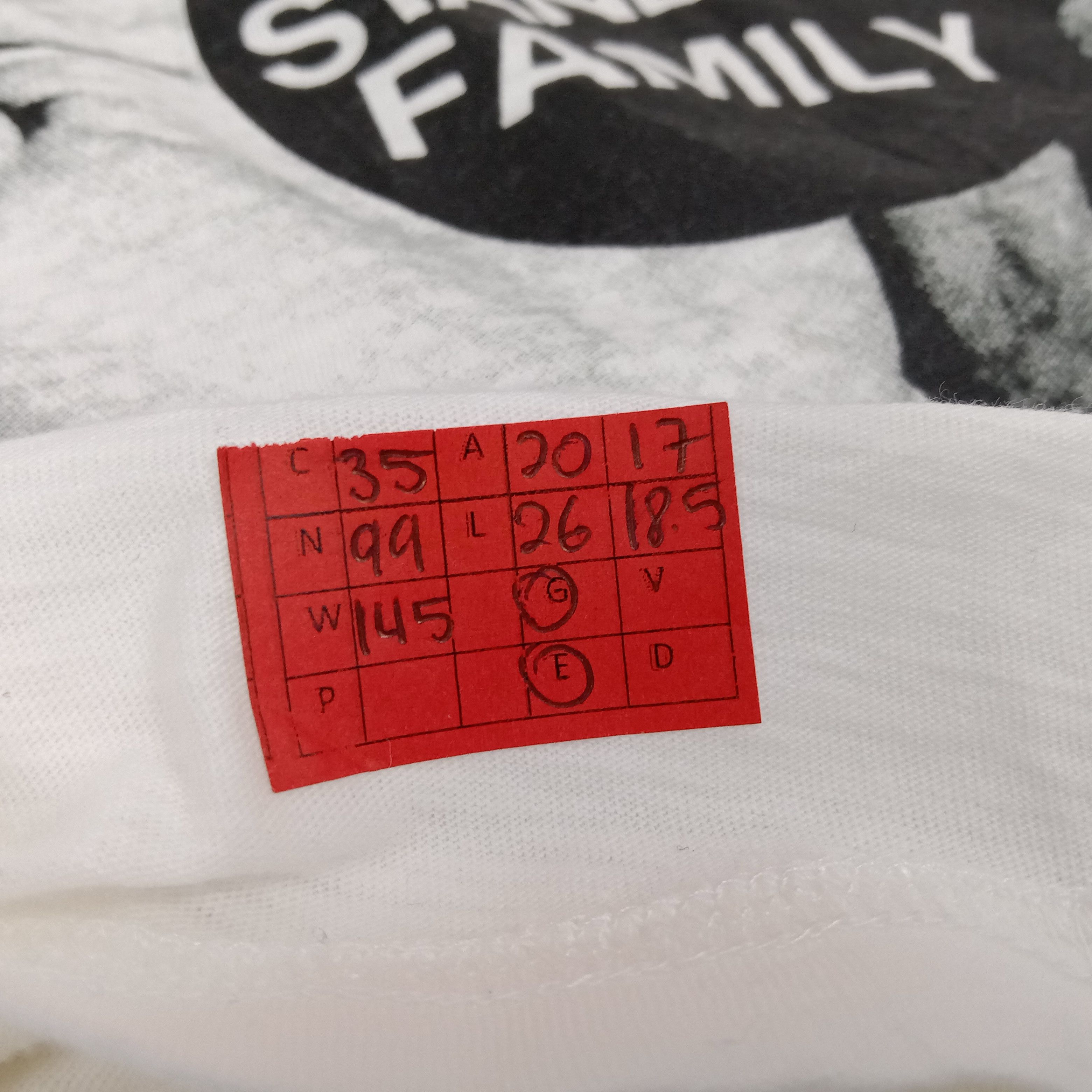 Japanese Brand × Undercover Uniqlo Undercover Japanese Brand Center Design Tshirt Size US M / EU 48-50 / 2 - 9 Thumbnail
