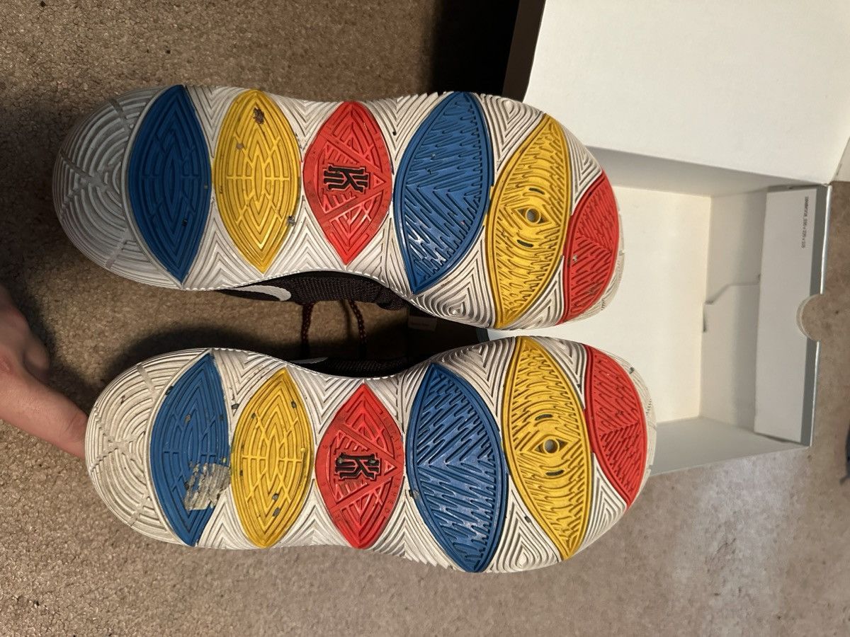 Nike Nike Kyrie 5 “Friends” Size US 9 / EU 42 - 5 Thumbnail