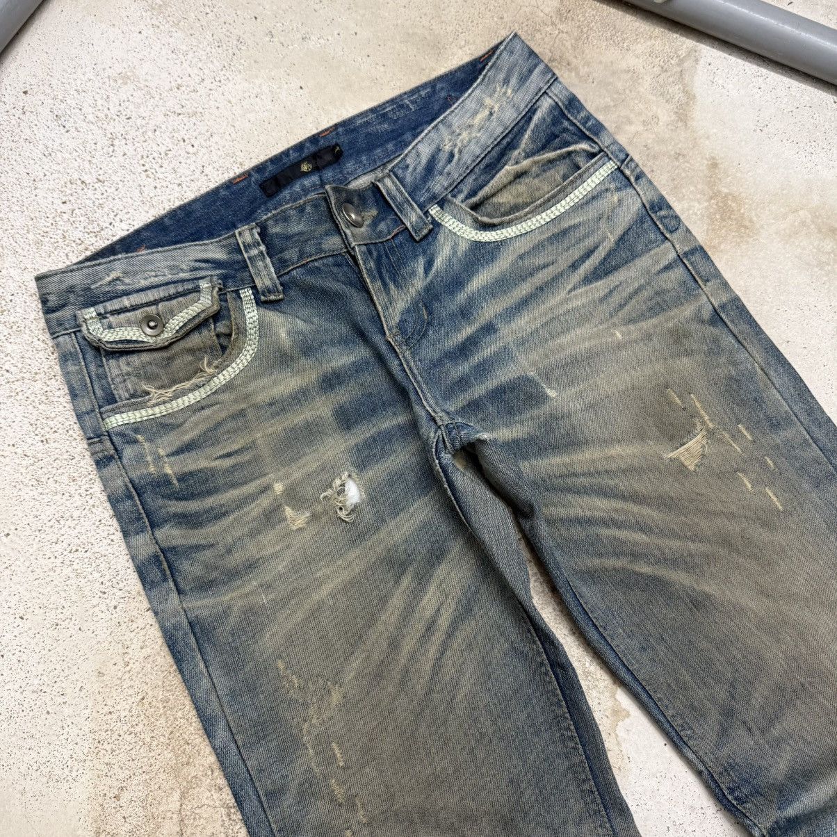 Japanese Brand Japanese Muddy Distressed Whisker Low Rise Denim Pants Size US 29 - 4 Thumbnail