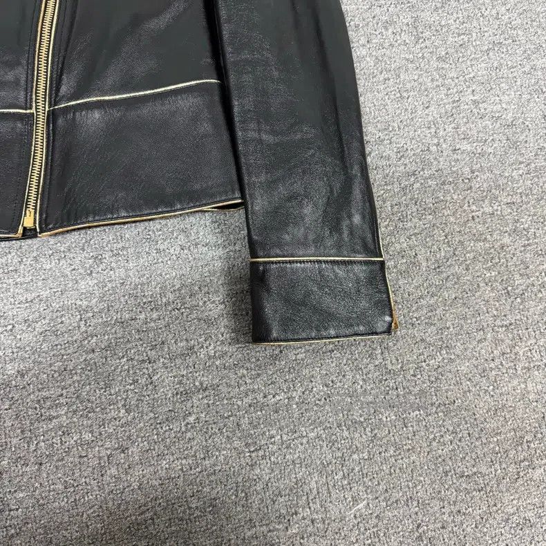 Versace Versace Reworked zipper Venus rivet leather jacket coat Size US XXS / EU 40 - 4 Thumbnail