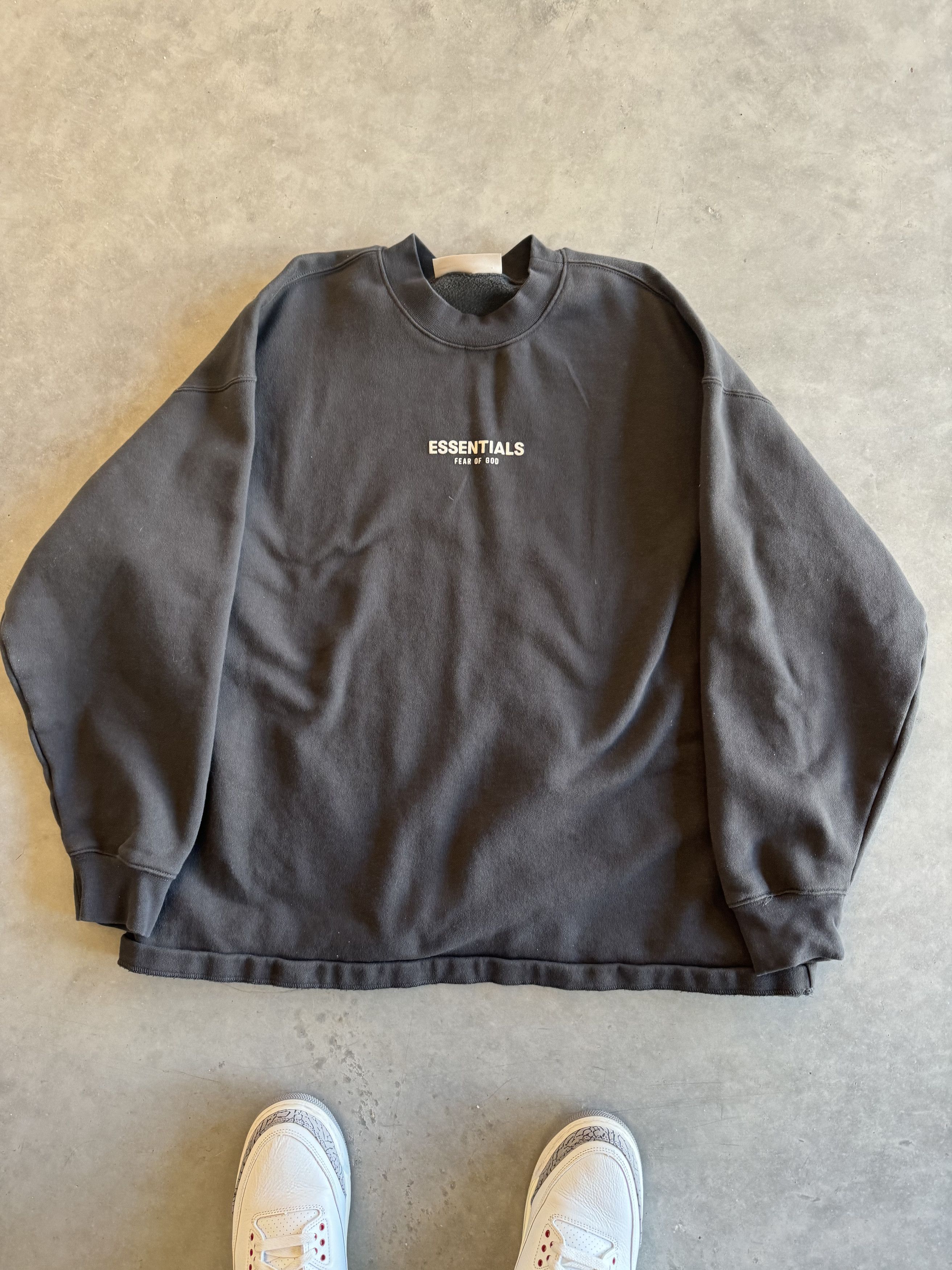 Fear of God Fear of God Essentials Relaxed Crewneck Iron Size US L / EU 52-54 / 3 - 1 Thumbnail
