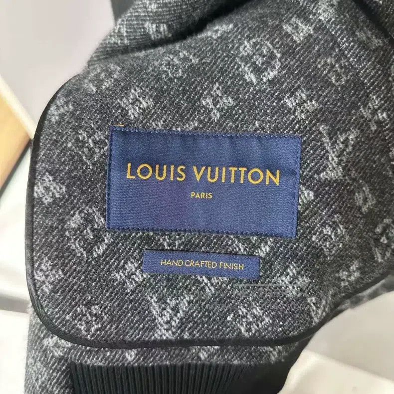 Louis Vuitton Louis Vuitton 19ss Show Full Print Cashmere Blend Jacket Size US L / EU 52-54 / 3 - 5 Thumbnail