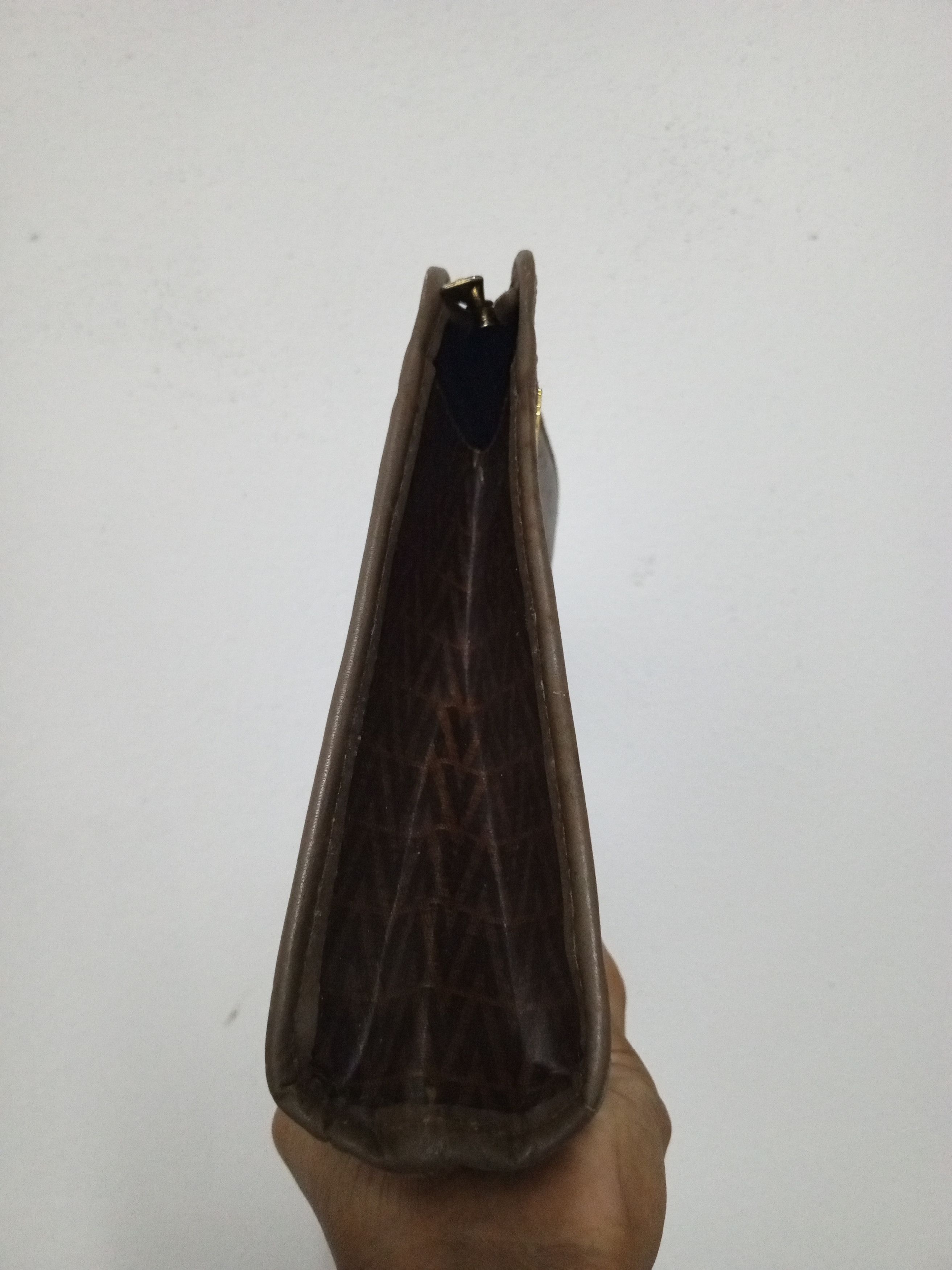 Mario Valentino Vtg MARIO VALENTINO Brown Coated Canvas Medium Clutch Bag Size ONE SIZE - 4 Thumbnail
